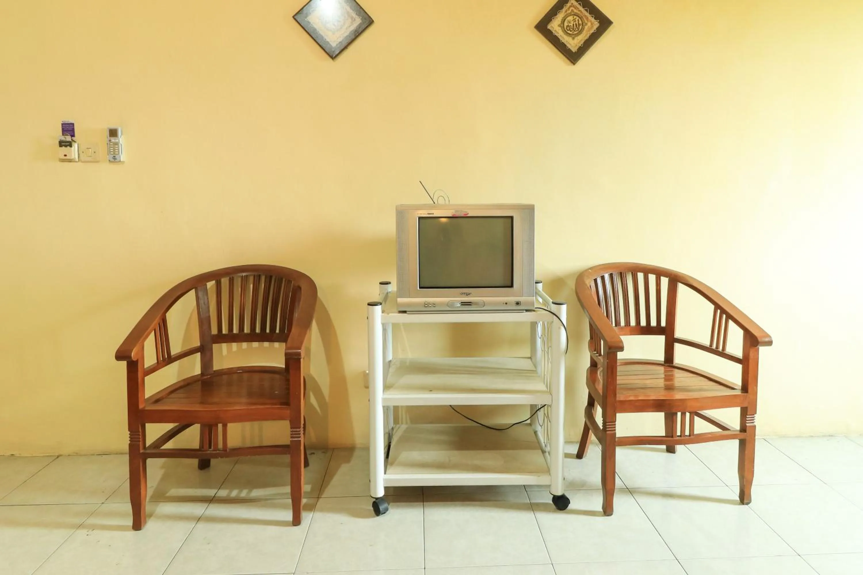 TV and multimedia in Penginapan Pondok Rizqi Syariah