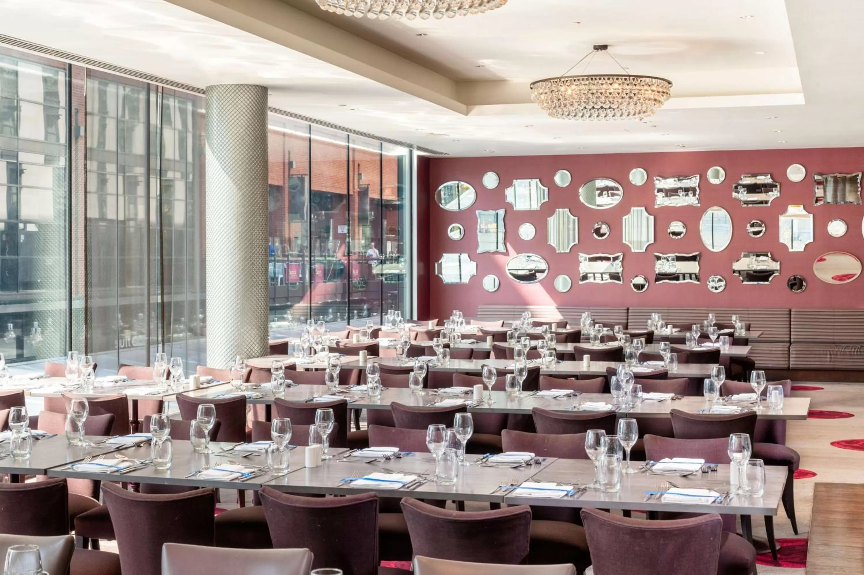 Restaurant/places to eat in Hilton London Wembley