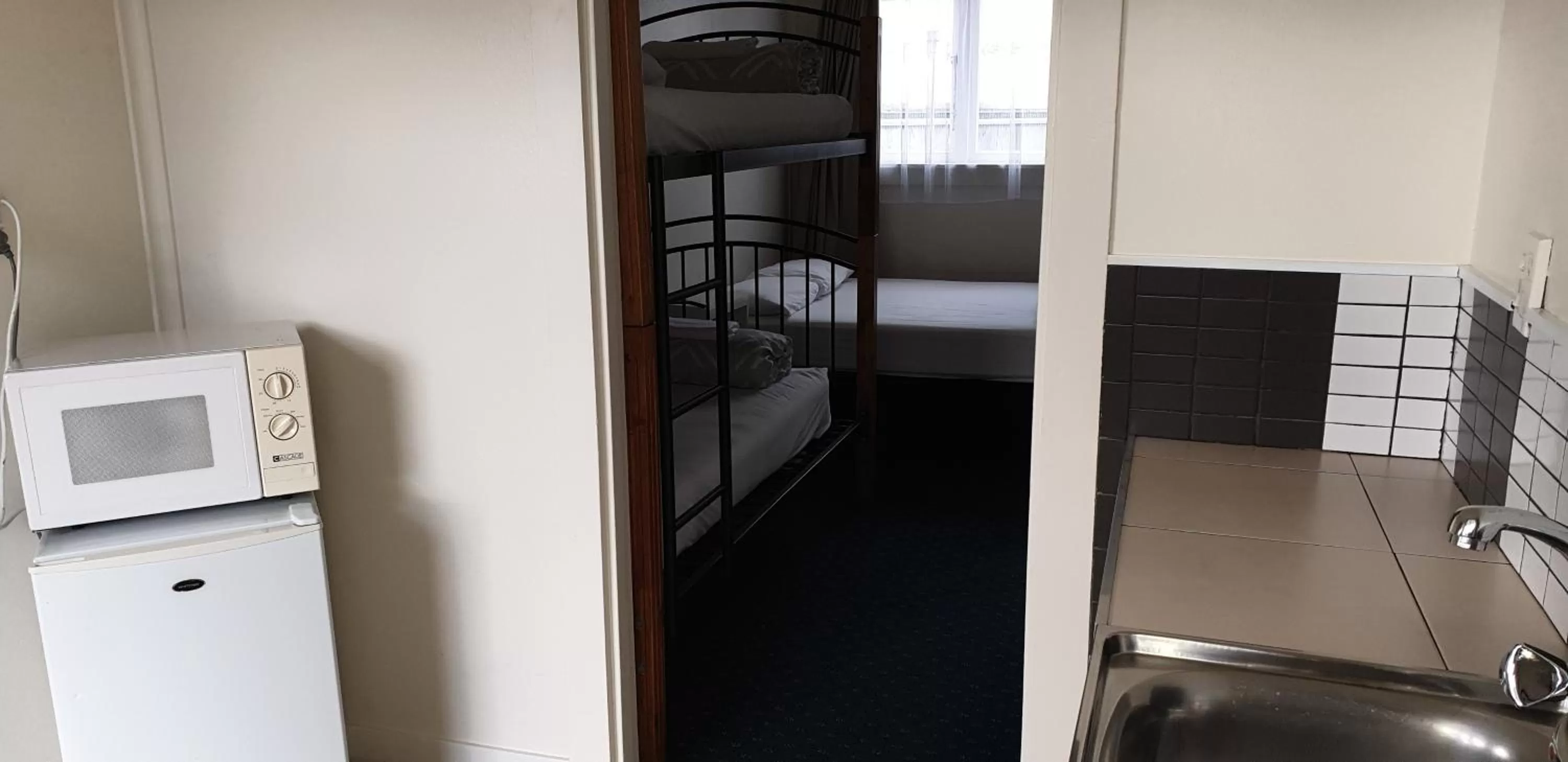 Camellia Court Family Motel