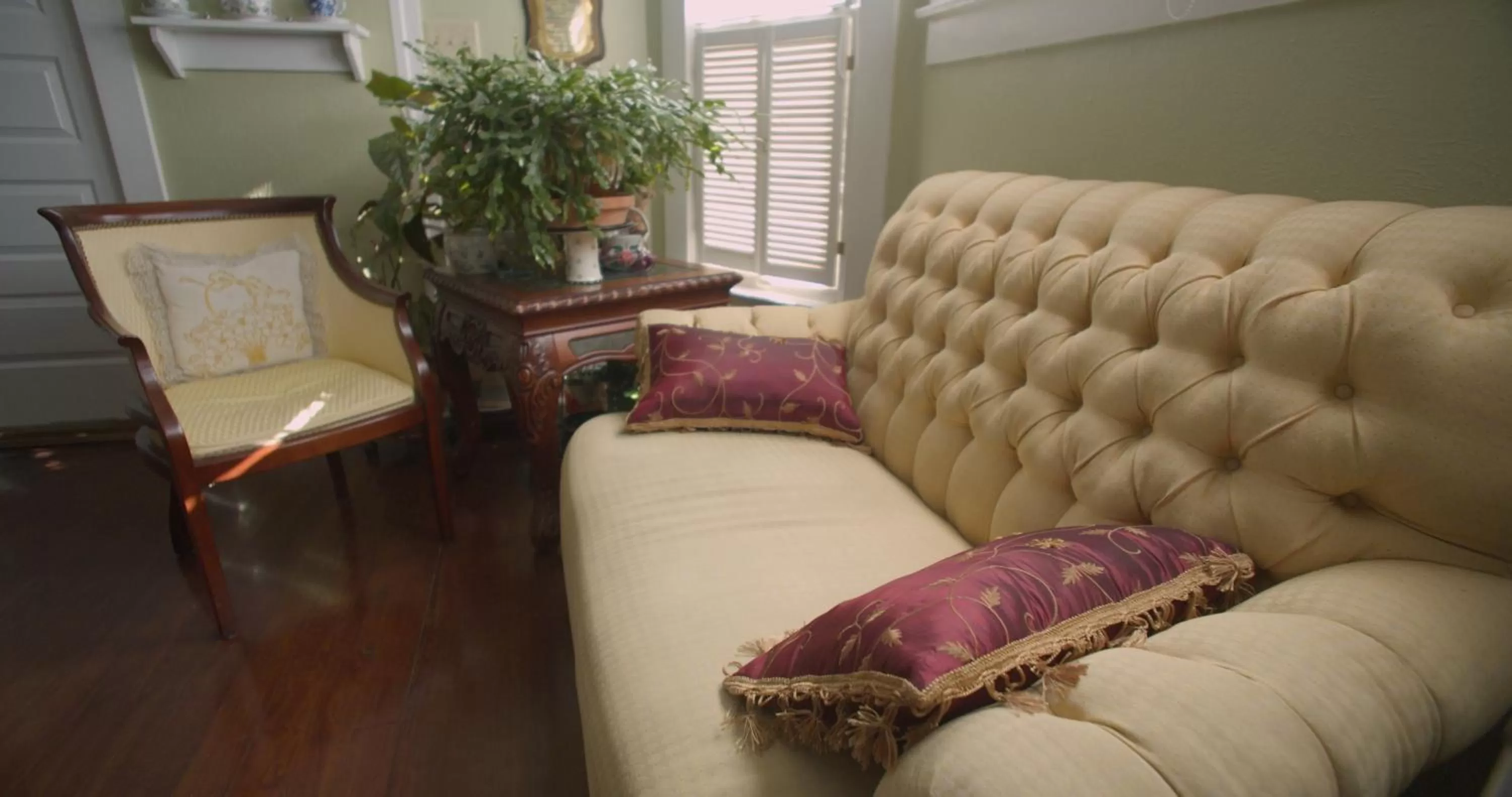 Dining area in Granbury Gardens Bed and Breakfast