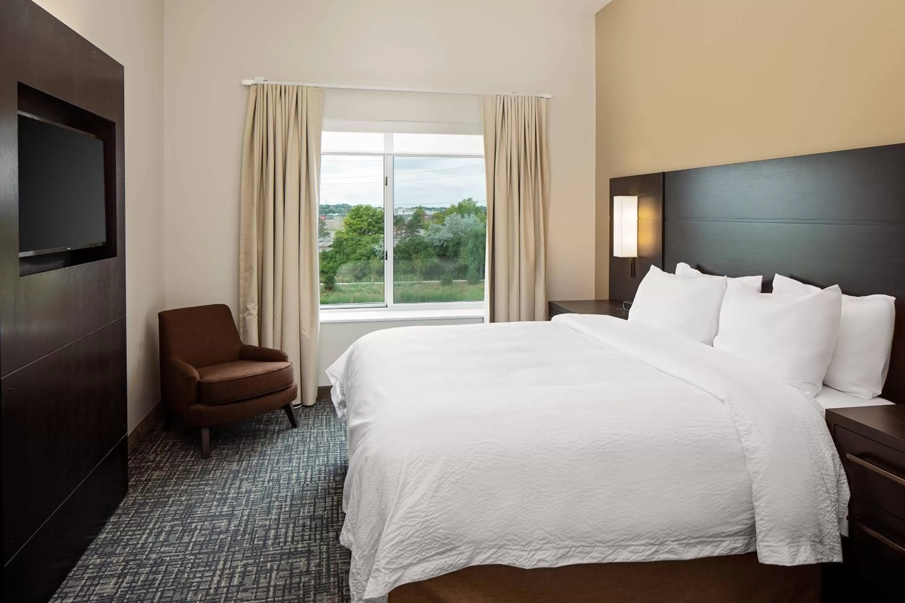 Bedroom, Bed in Residence Inn by Marriott Detroit Farmington Hills