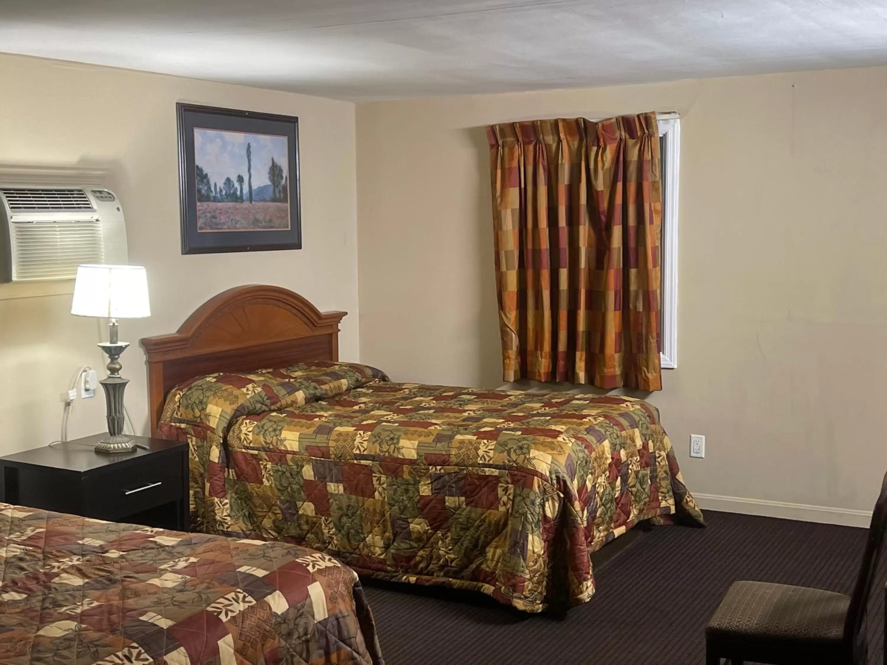 Bedroom, Bed in Pennswoods Inn