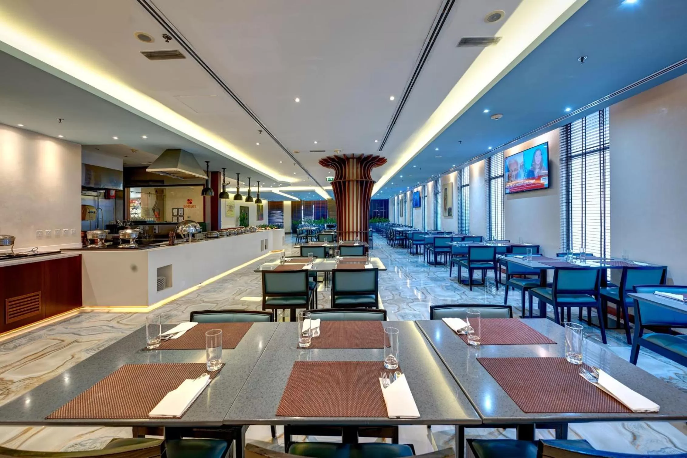 Restaurant/places to eat in Mercure Gold Hotel Jumeirah Dubai by Accor