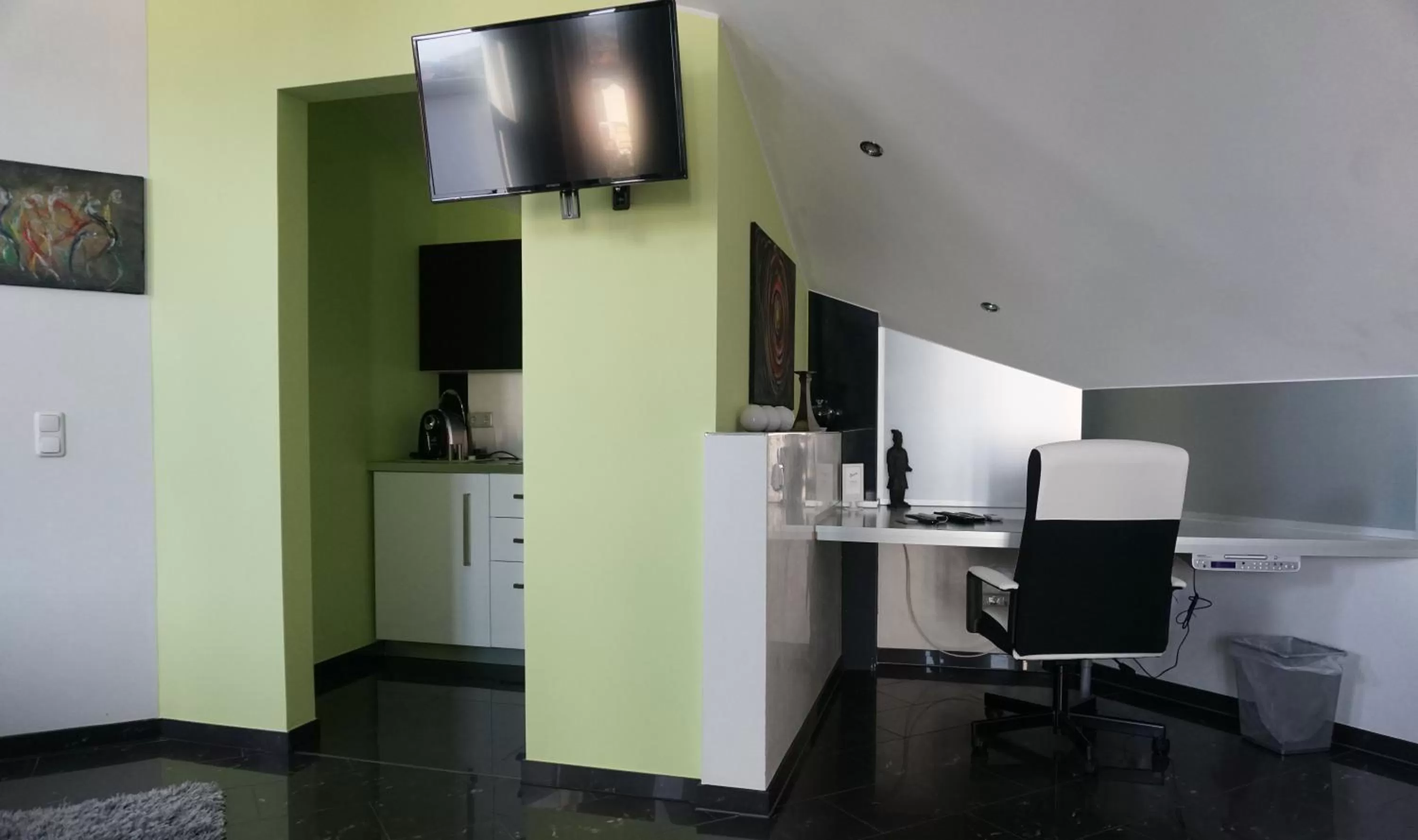 Communal lounge/ TV room in Hotel Come In