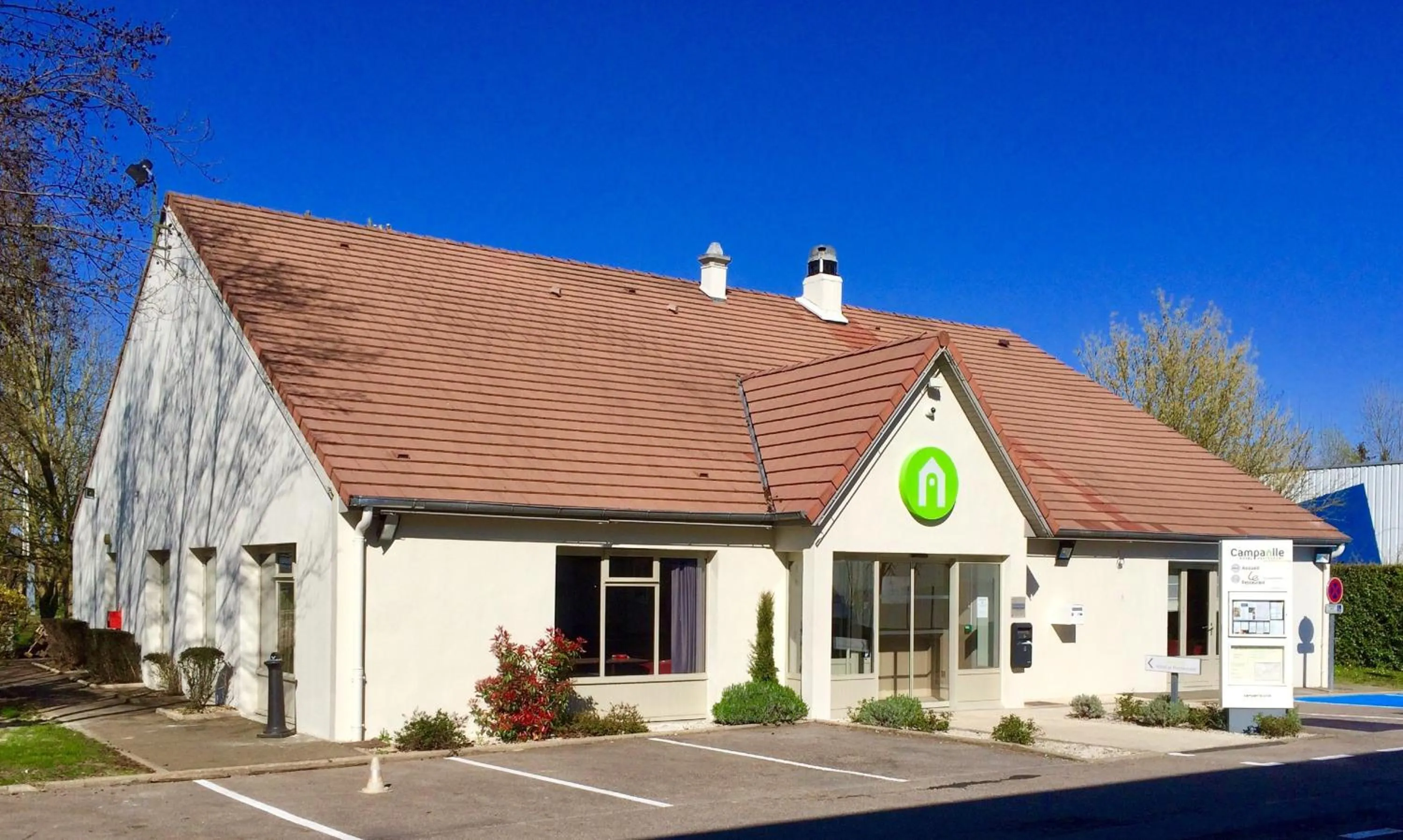 Property building in Campanile Plaisir