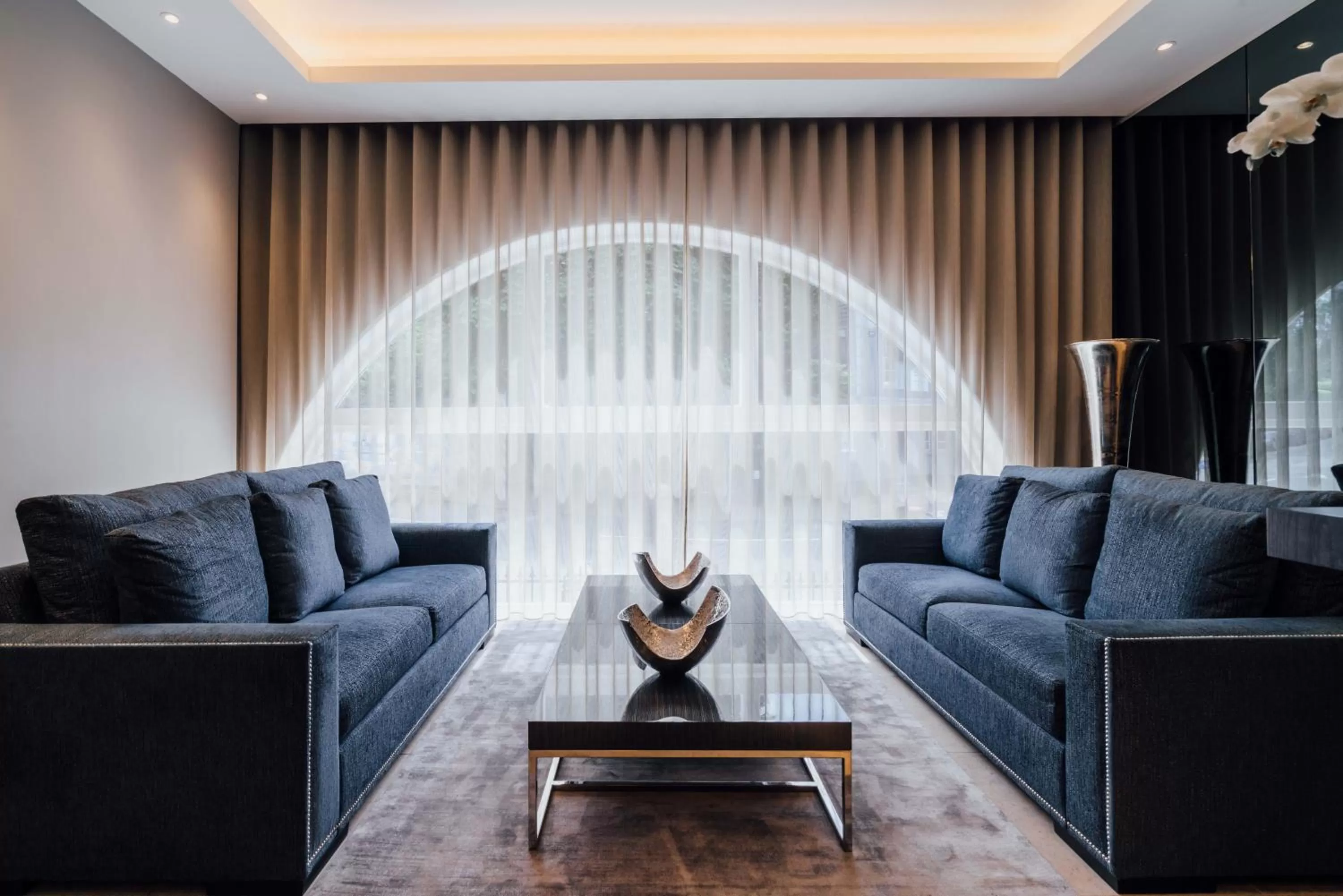 Living room in One Warwick Park Hotel