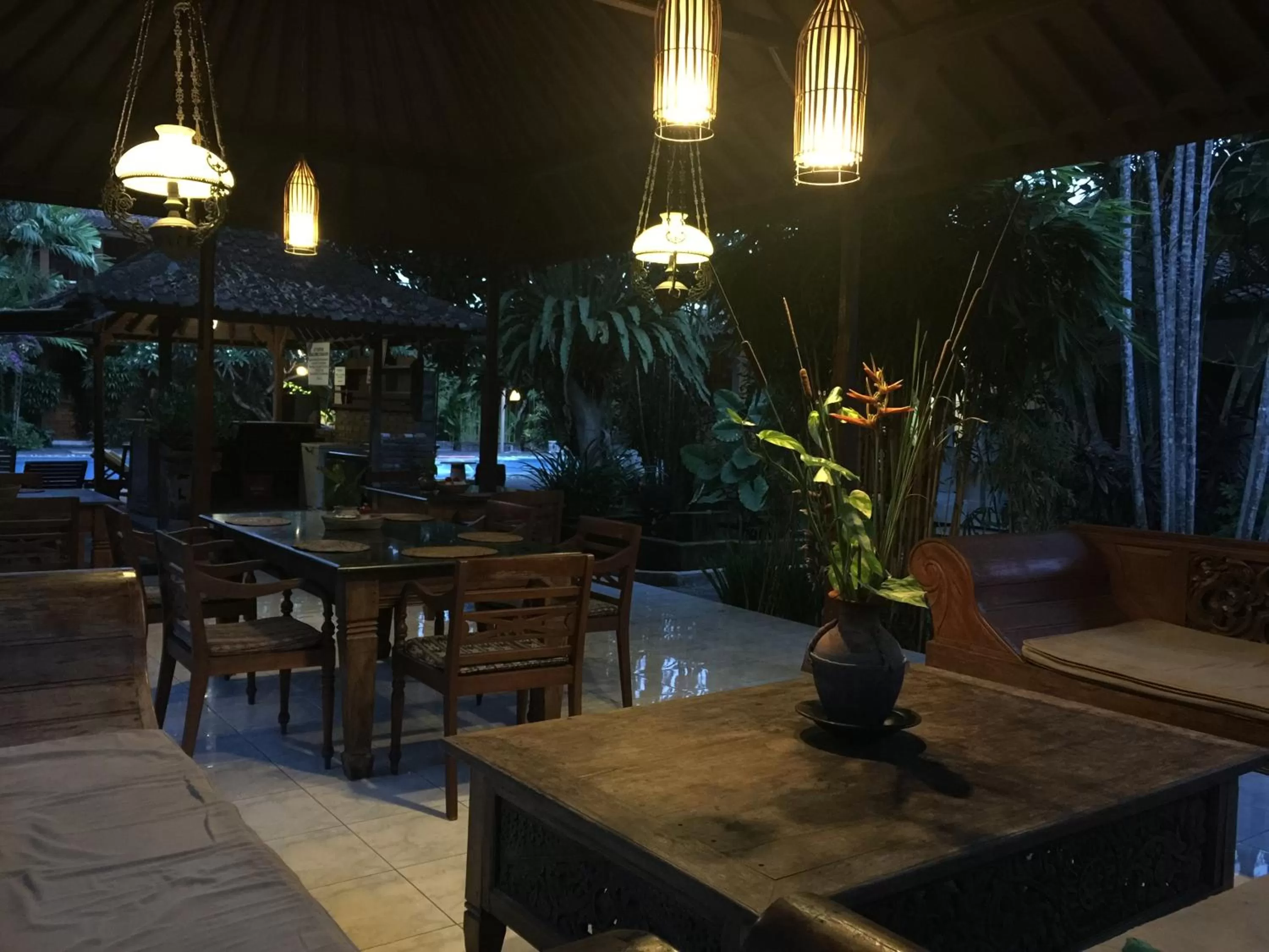 Restaurant/places to eat in Bumi Ayu Bungalow Sanur