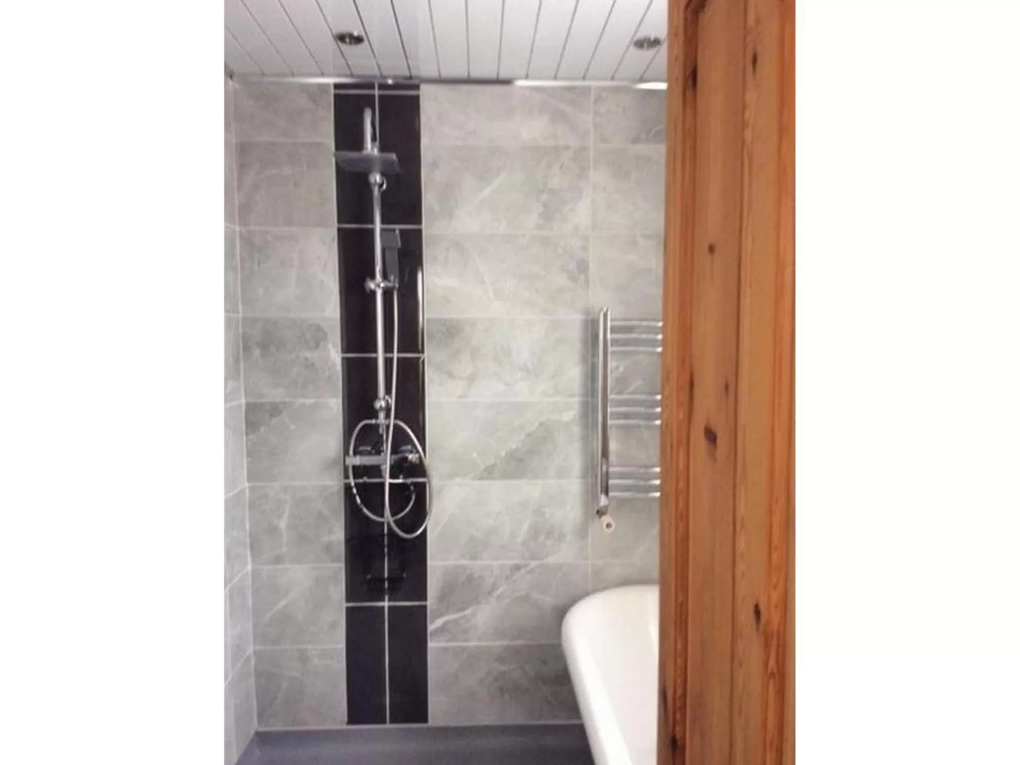 Bathroom in Alma Lodge Guest House