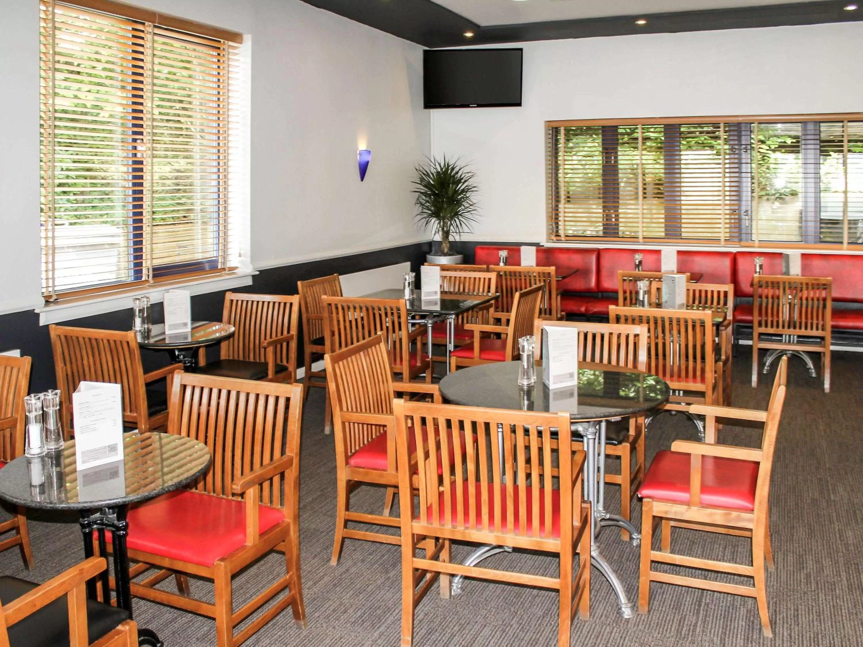 Restaurant/places to eat in ibis Cardiff Gate - International Business Park
