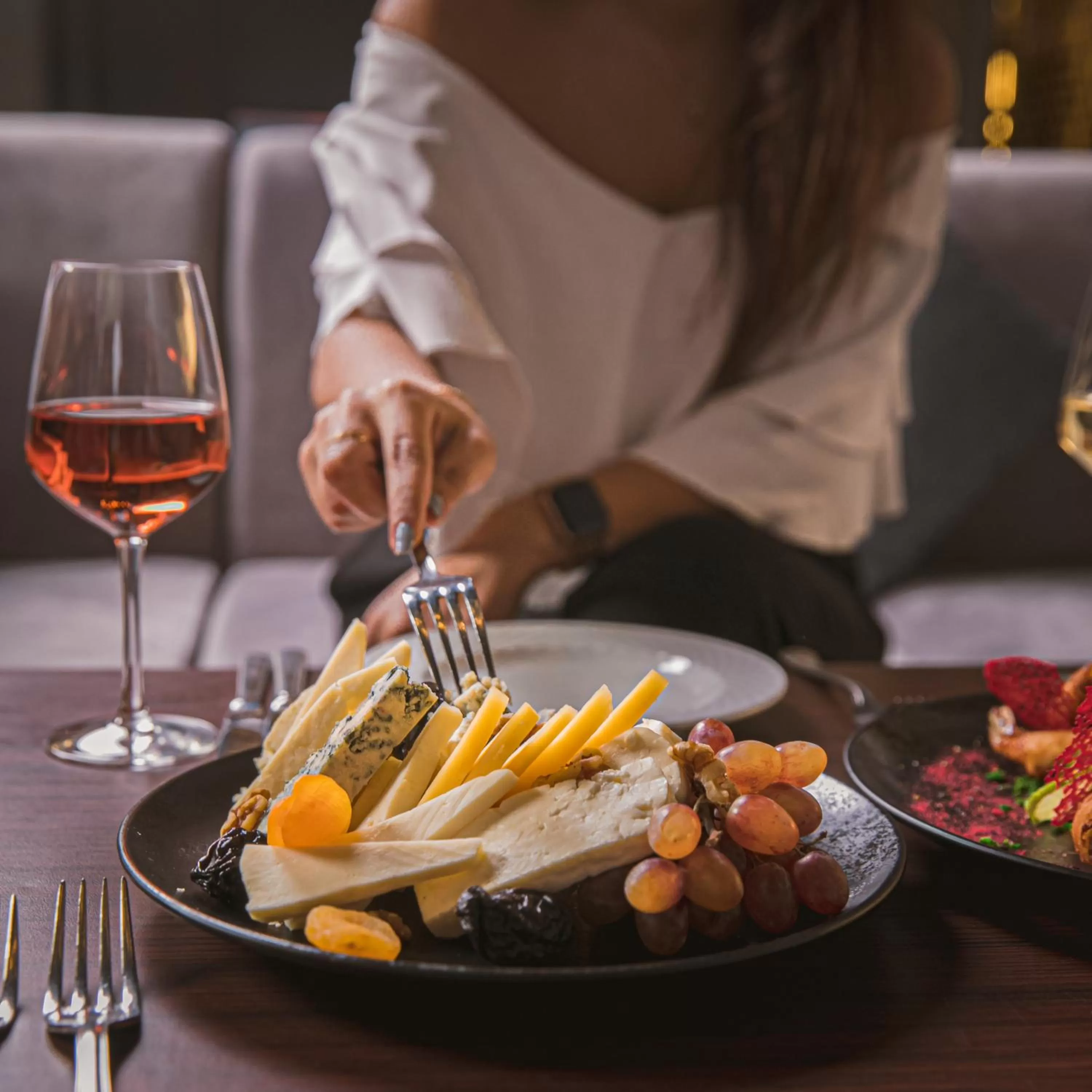 Lounge or bar in Radisson Blu Hotel, Cairo Heliopolis