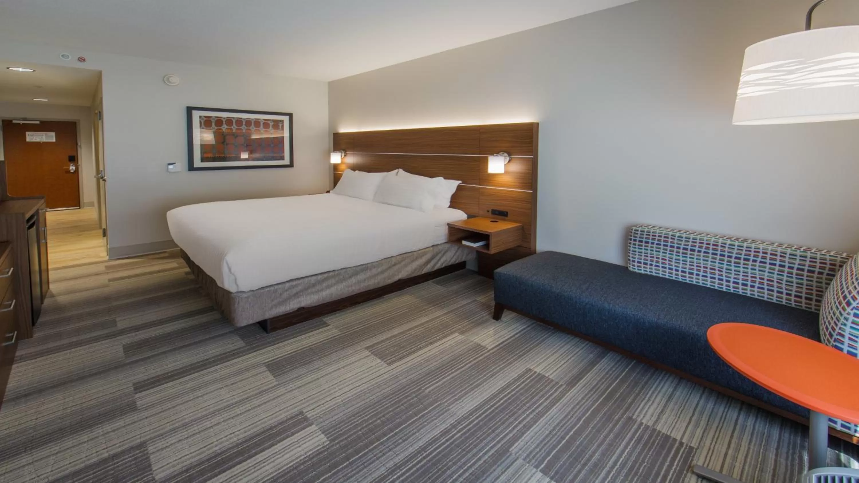 Photo of the whole room, Bed in Holiday Inn Express Gatlinburg Downtown by IHG