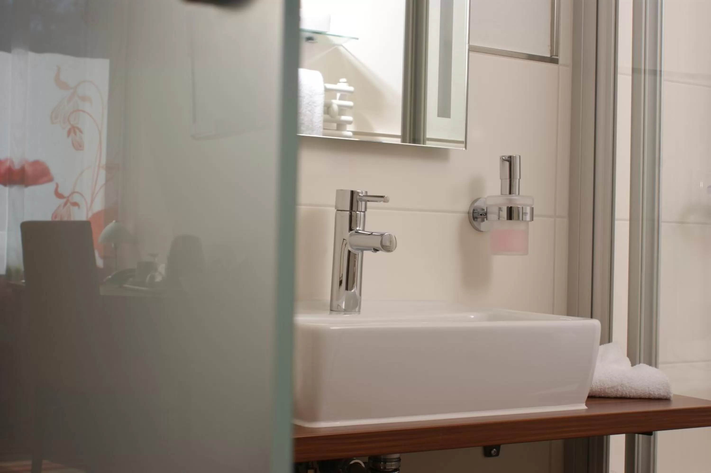 Photo of the whole room in Hotel Peterhof - urban lifestyle Kempten