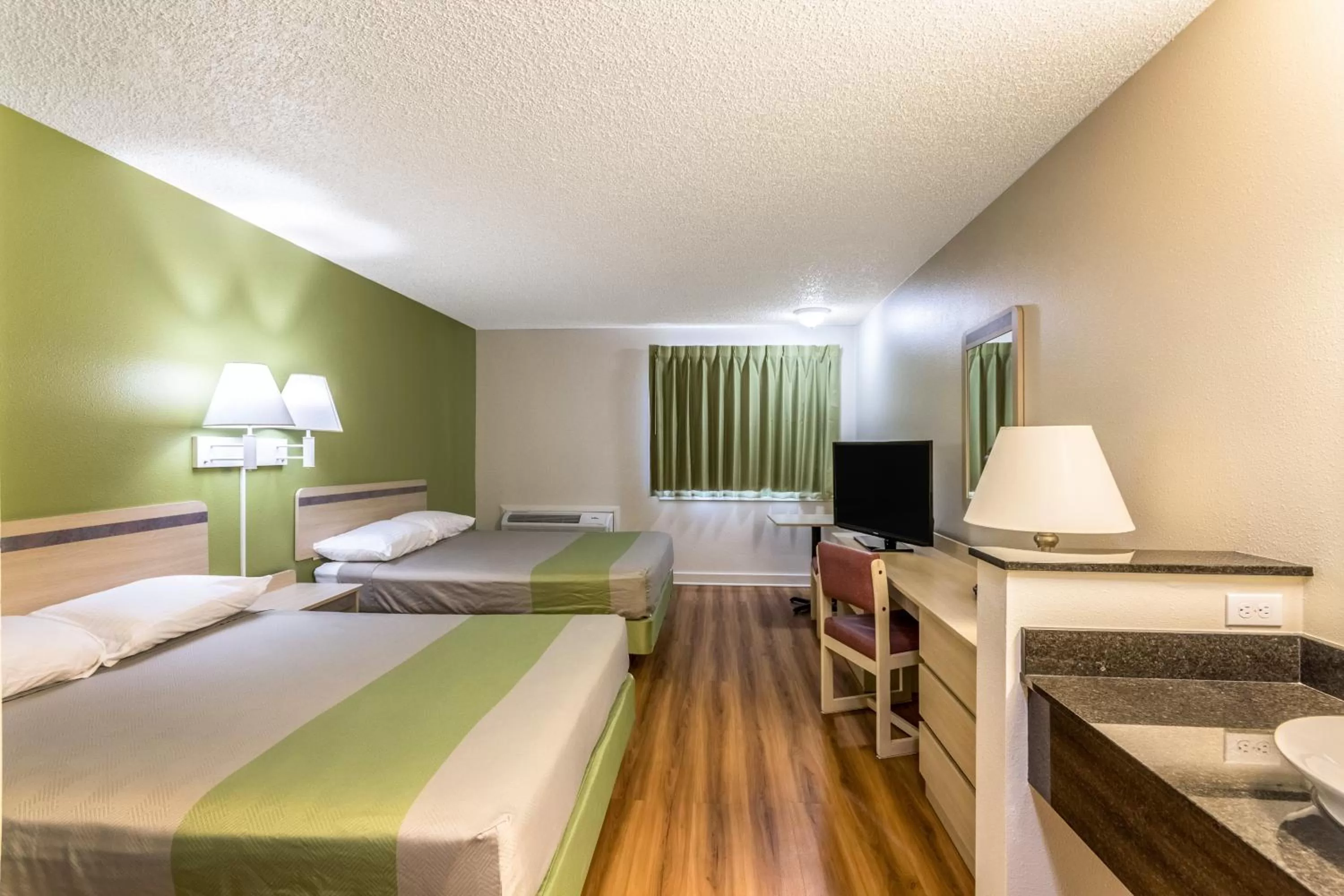 Bedroom, Bed in Motel 6-Great Falls, MT