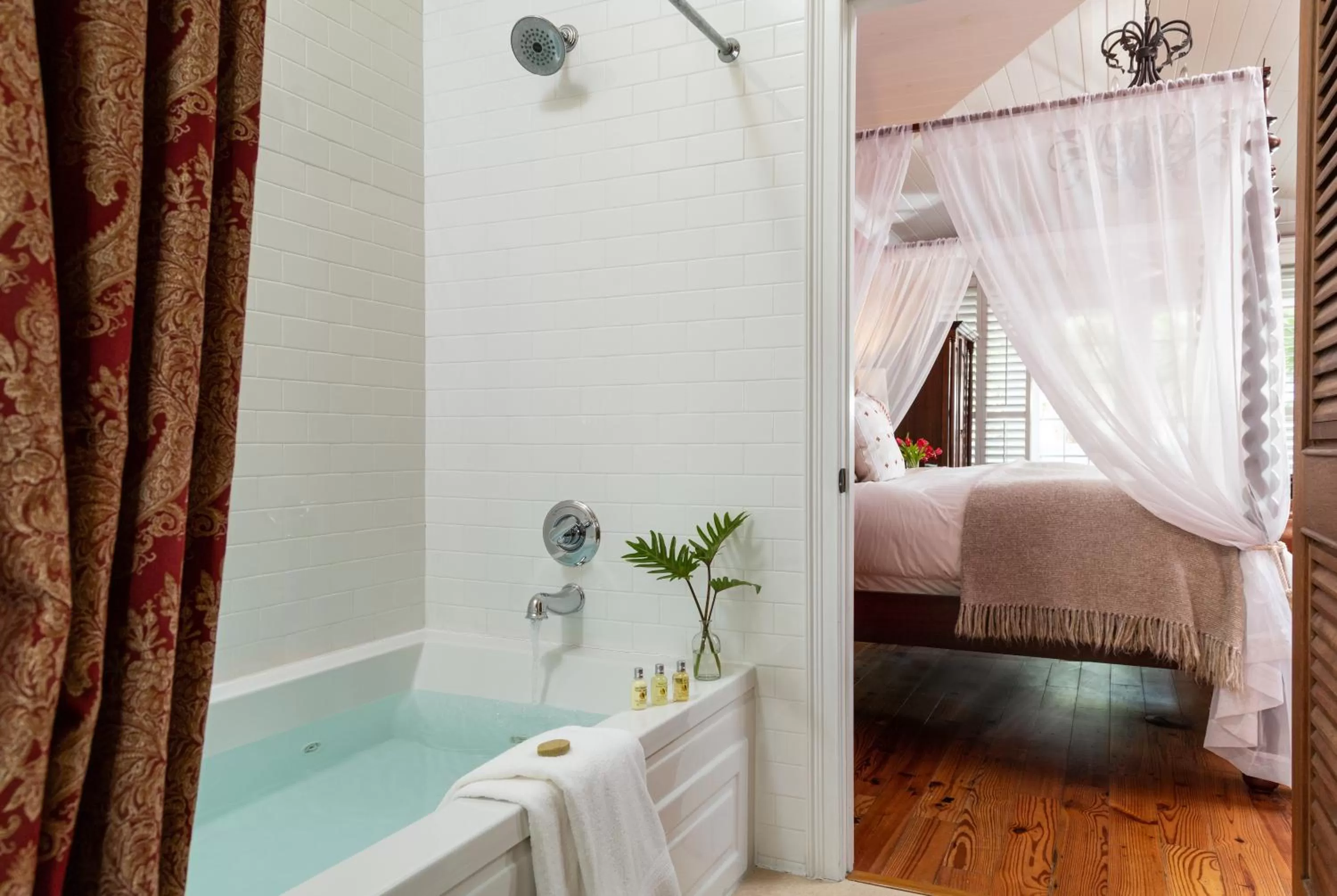 Bed in Port d'Hiver Bed and Breakfast