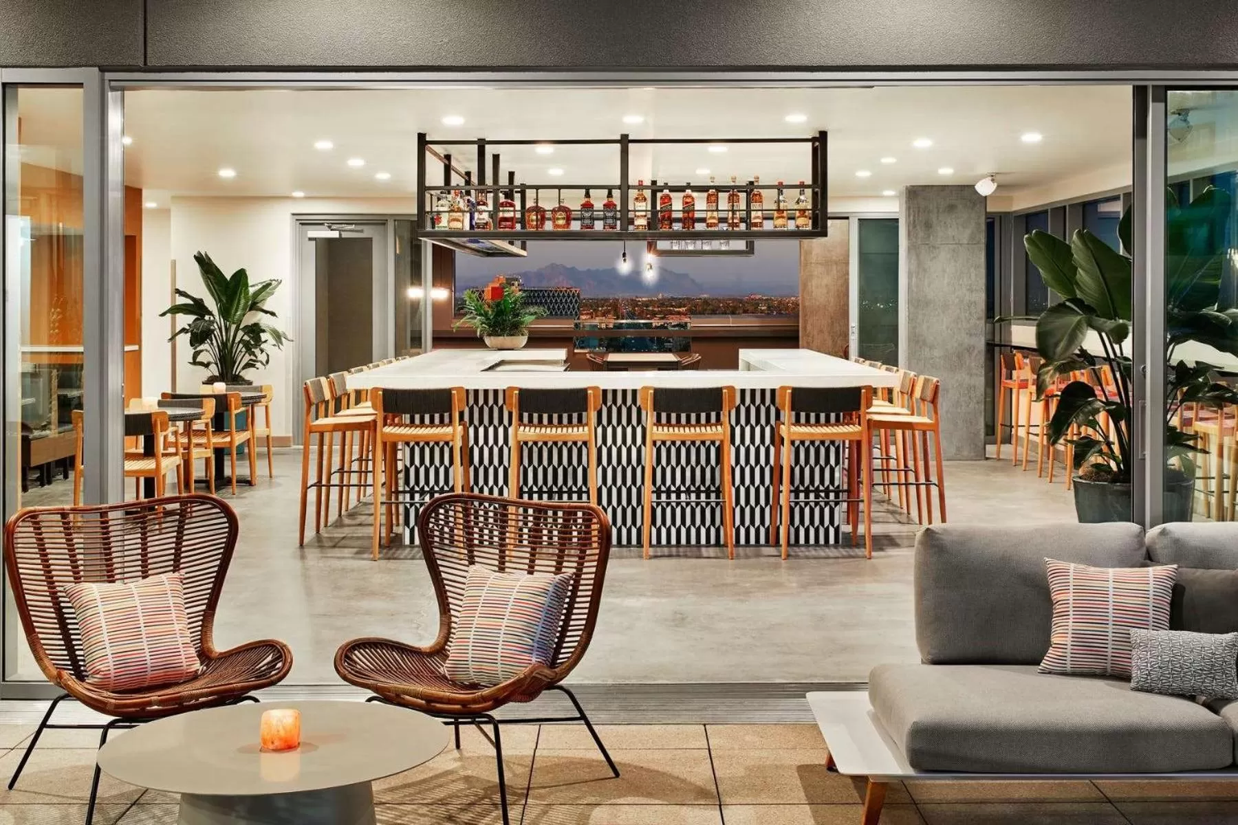 Lounge or bar in Canopy By Hilton Tempe Downtown