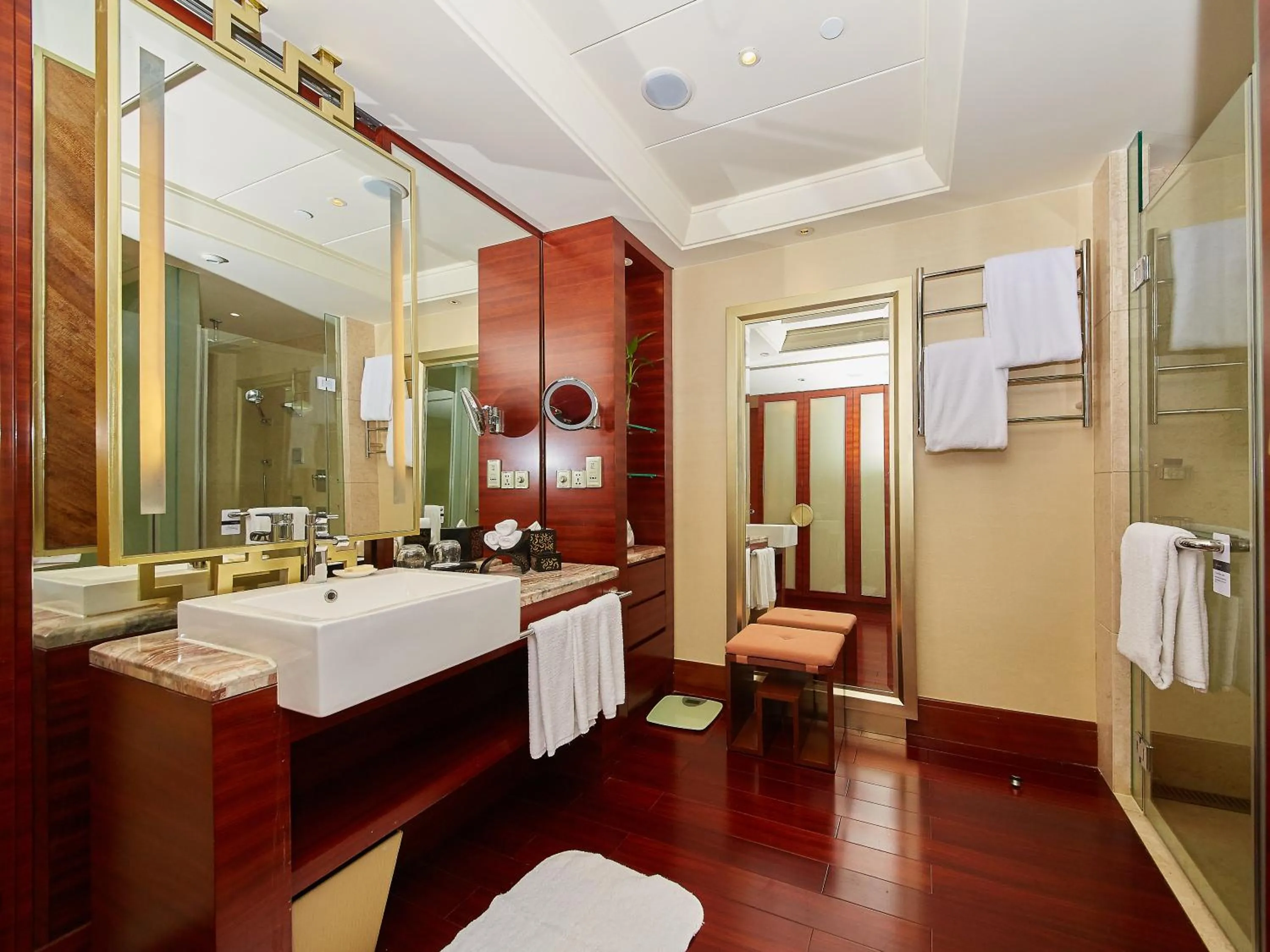 Bathroom in Fairmont Yangcheng Lake