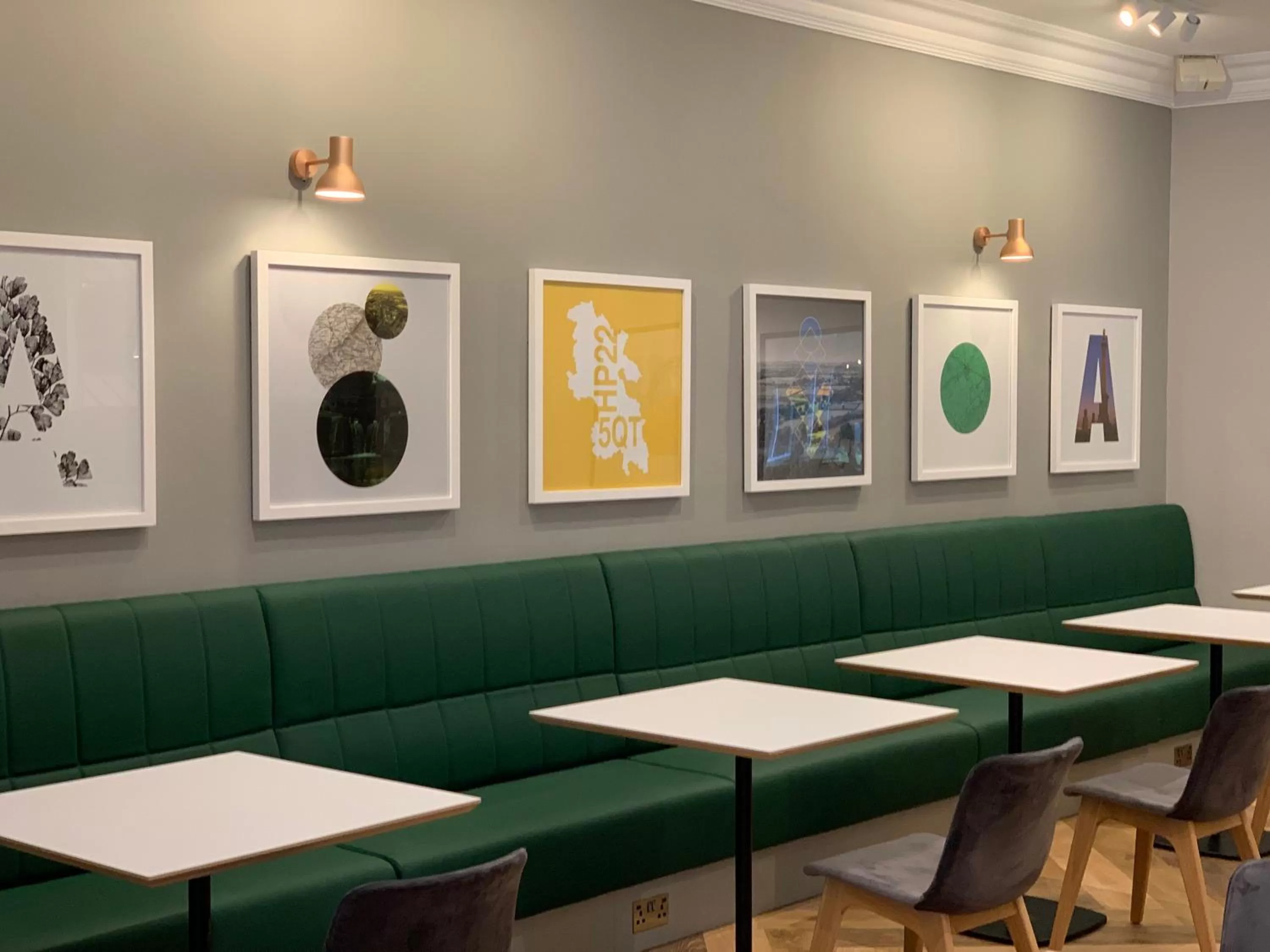 Restaurant/places to eat in Holiday Inn Aylesbury by IHG