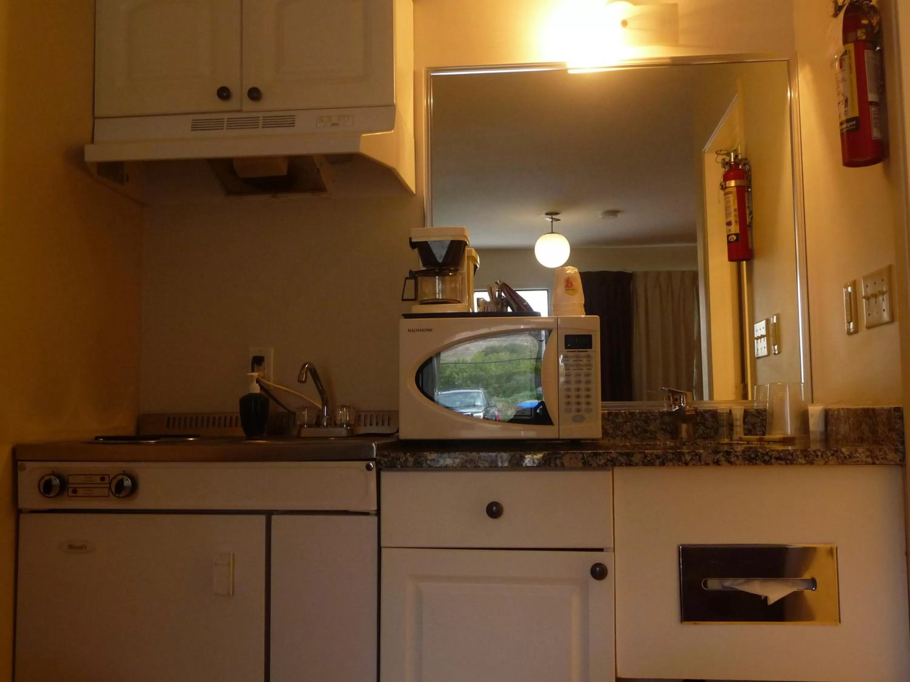 Kitchen or kitchenette in Super 8 by Wyndham Kamloops East