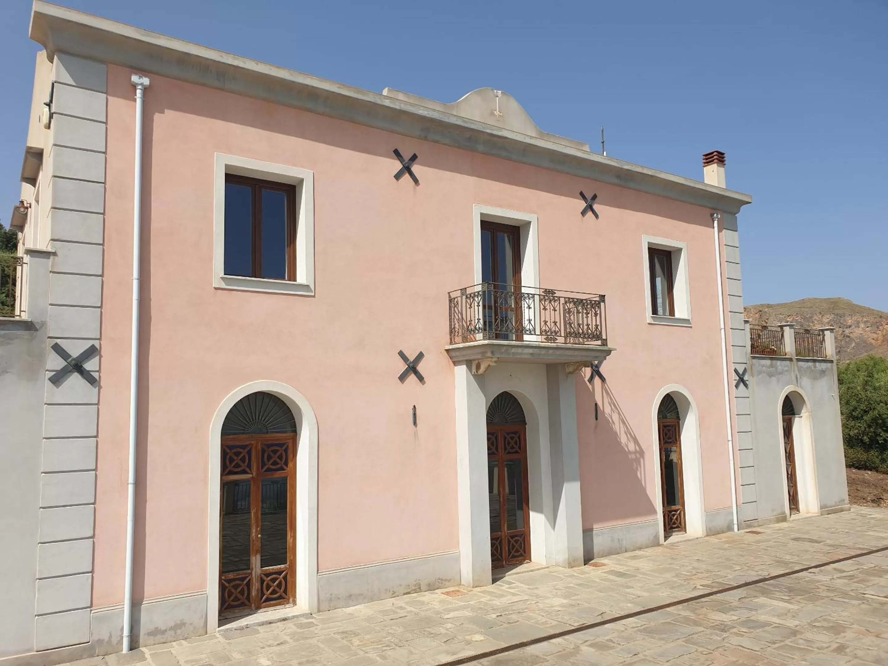 Property Building in Villa Bona