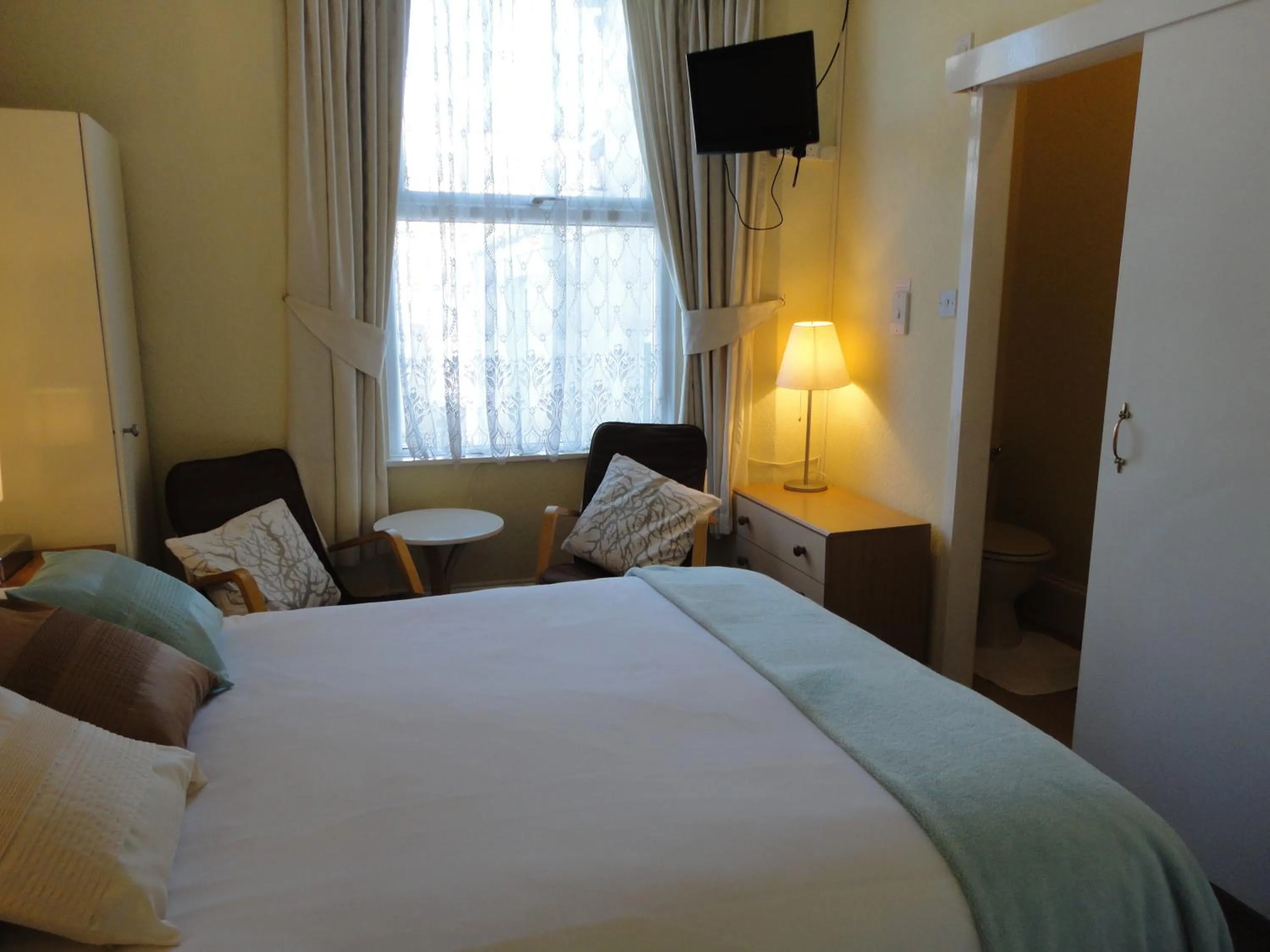 Photo of the whole room in Haven House