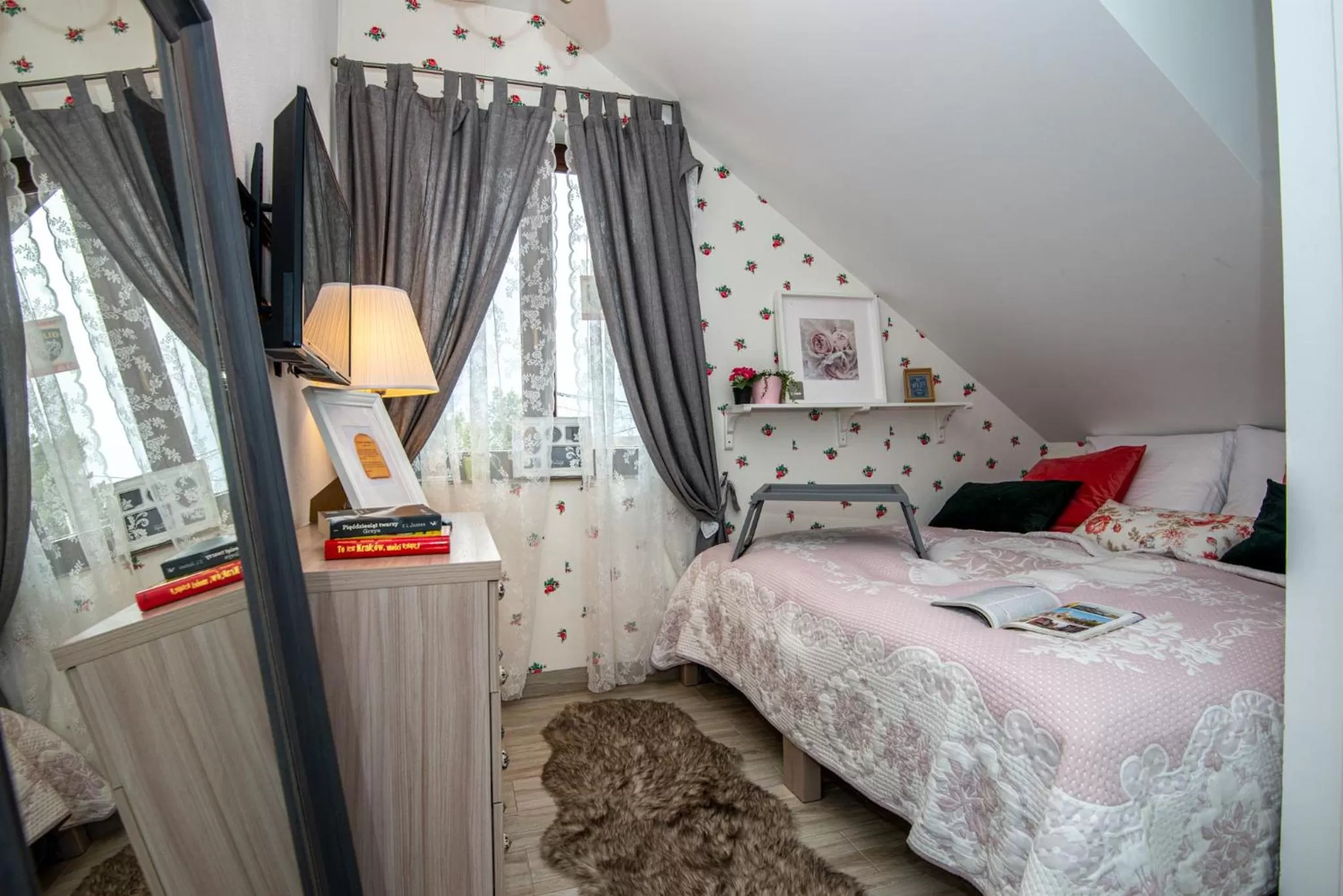 Bed in Pokoje w Starej Karczmie - by Upstairs