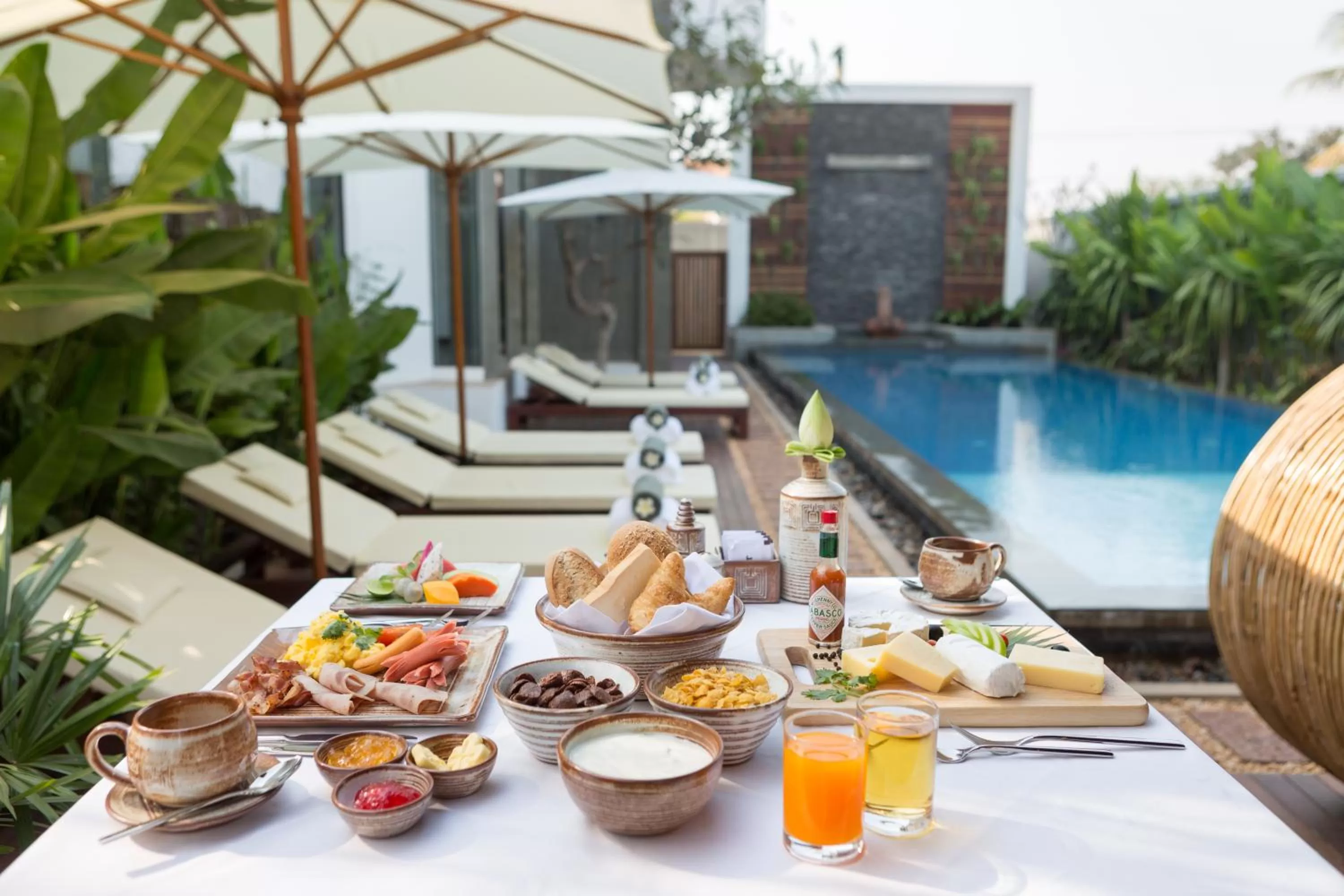 Continental breakfast in Shintana Saya Residence