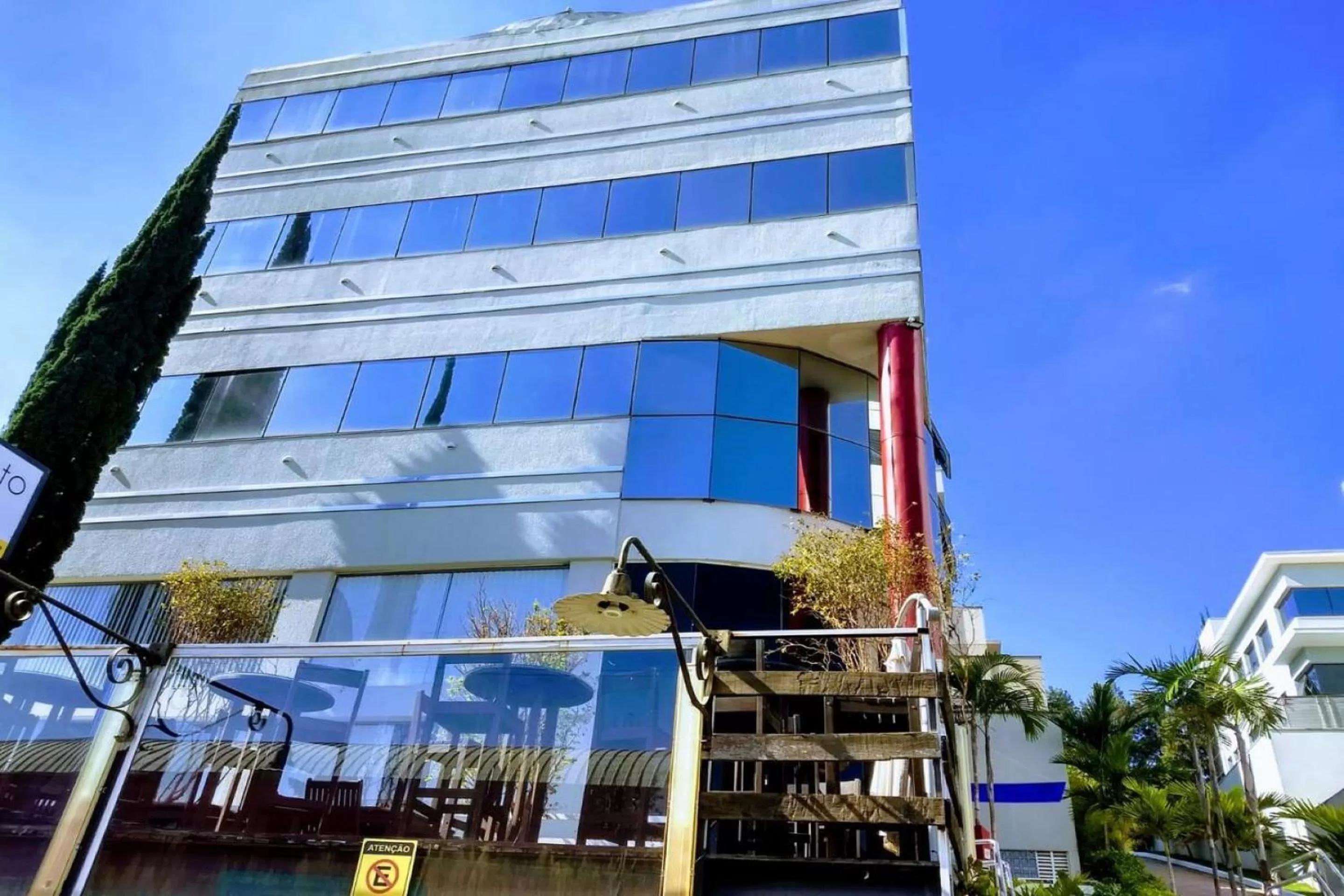 Facade/entrance in Compacto Hotel