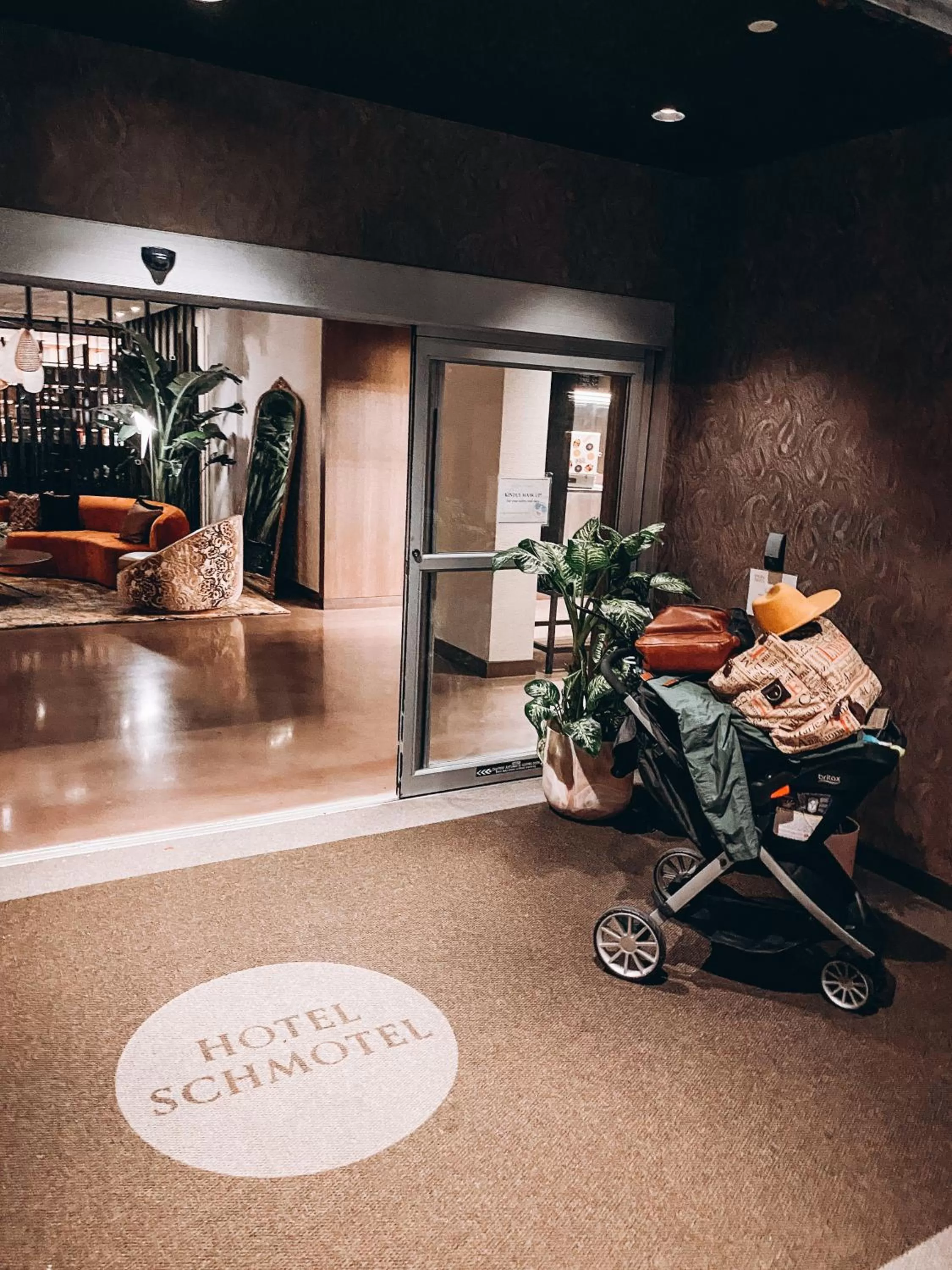 Facade/entrance in Vignette Collection Yours Truly DC by IHG