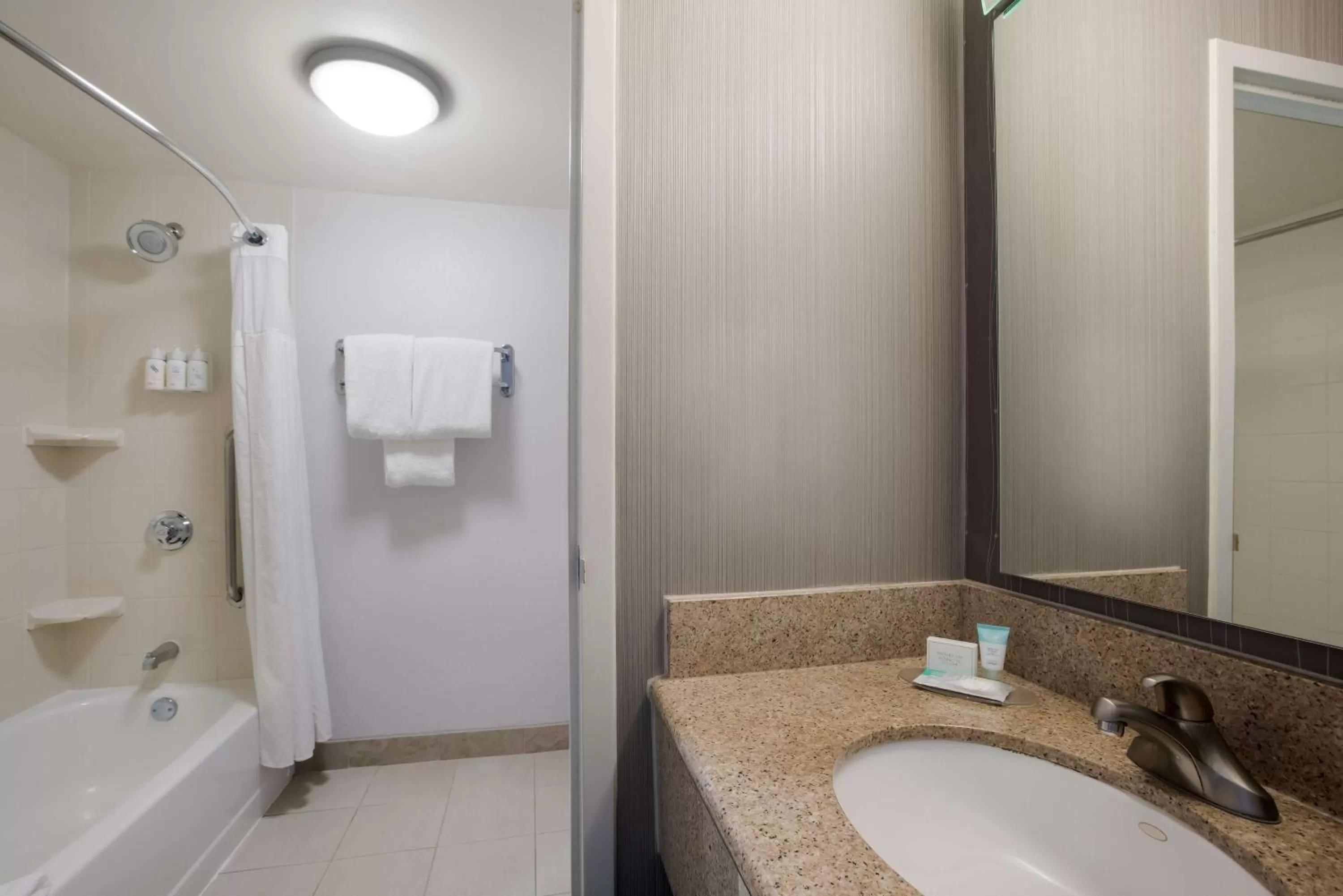 Bathroom in Sonesta Select Atlanta Midtown Georgia Tech