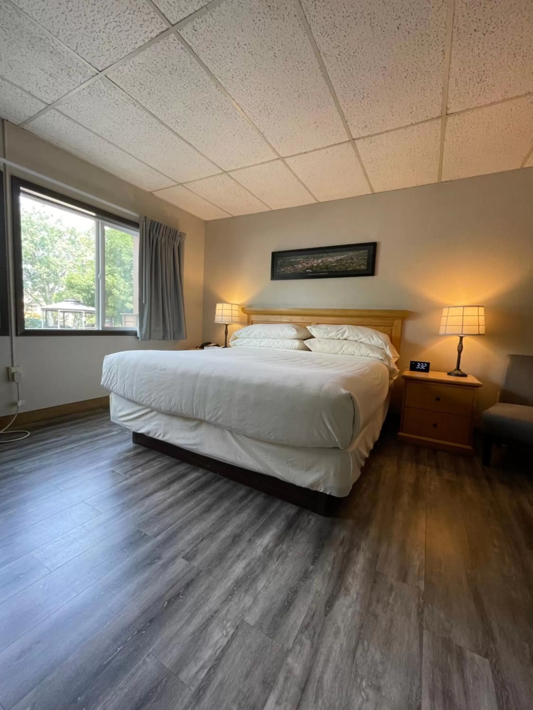Bedroom, Bed in Boulder Twin Lakes Inn