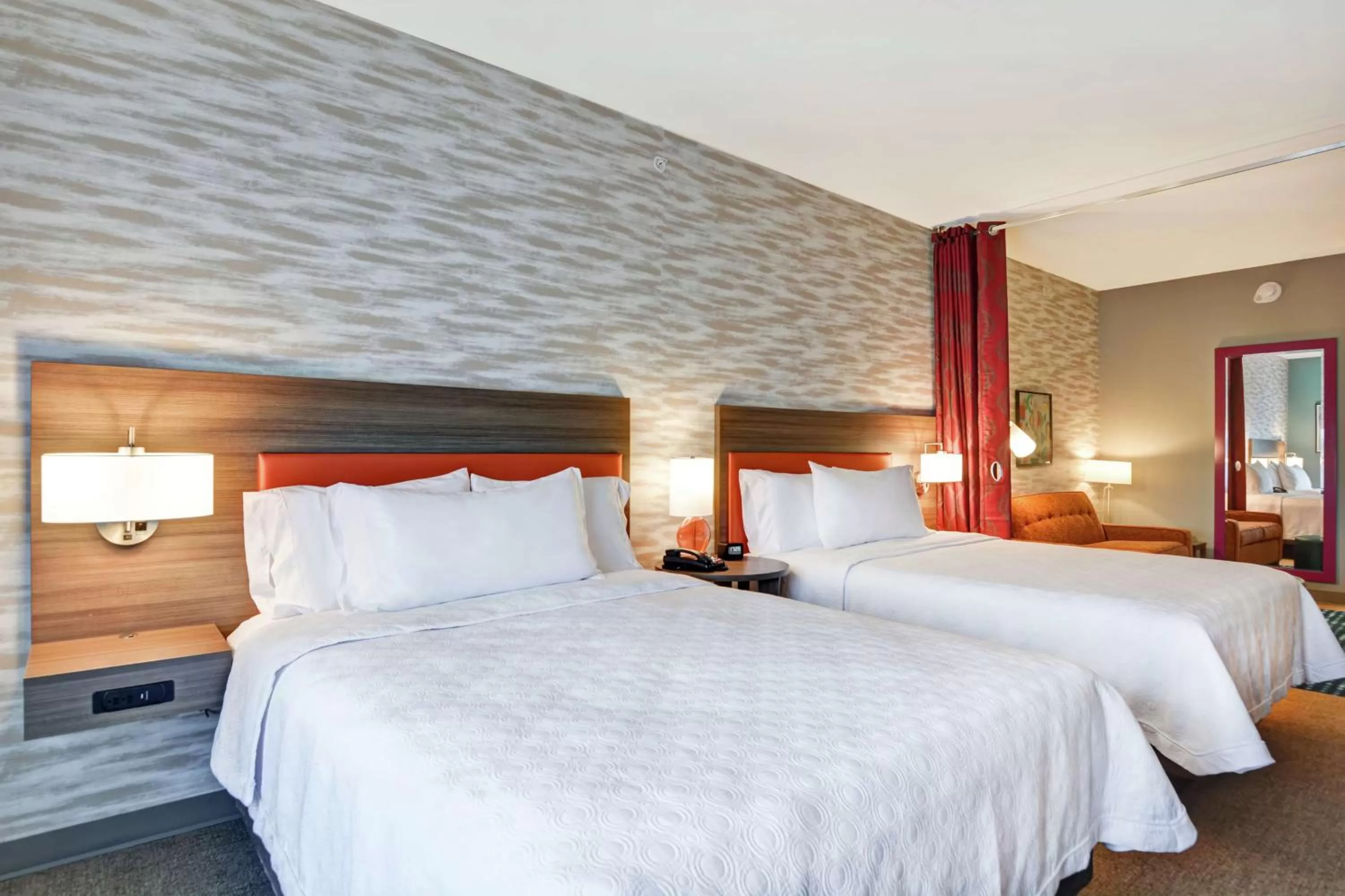 Living room, Bed in Home2 Suites By Hilton Charlotte Piper Glen