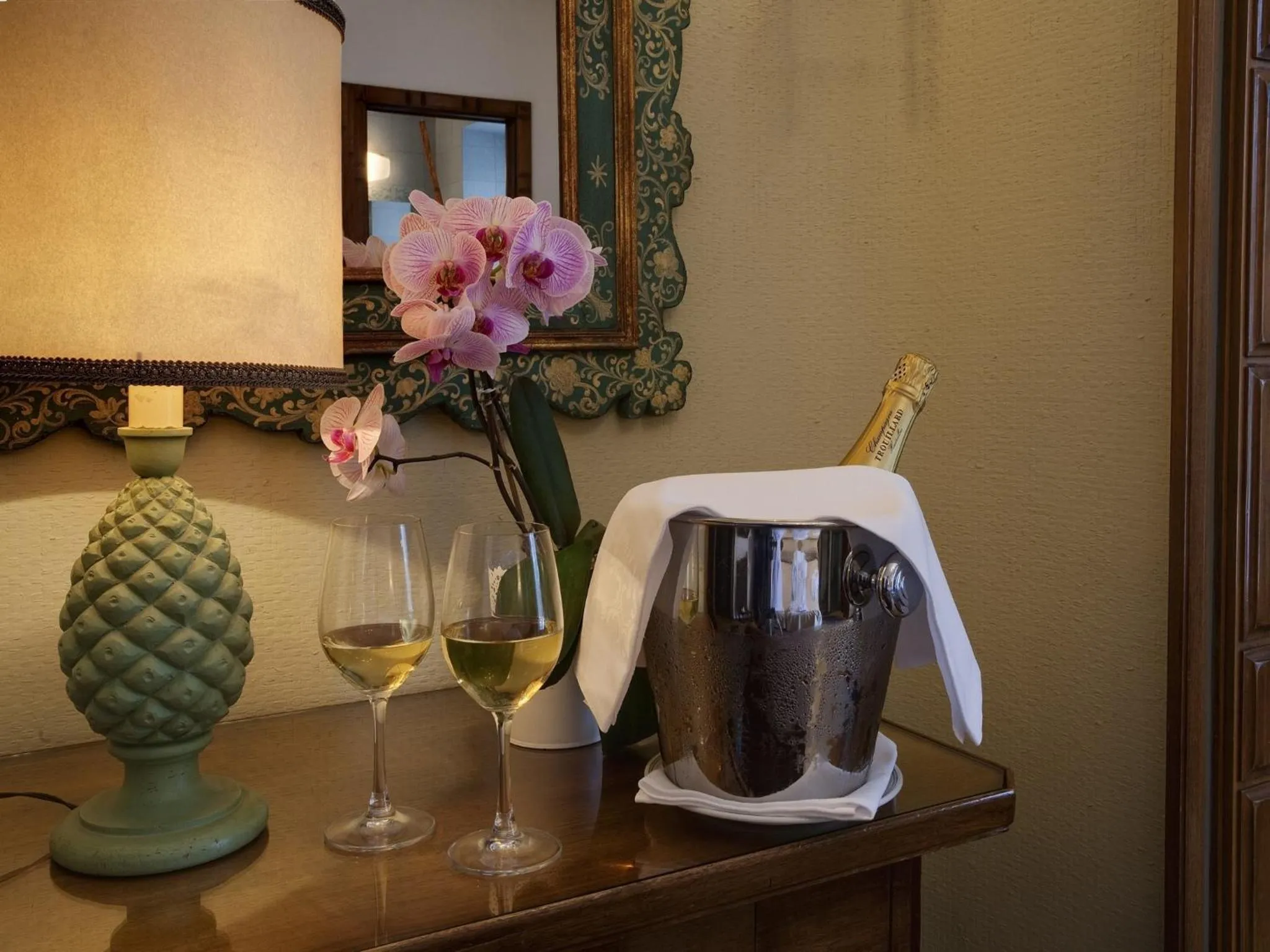 Decorative detail in Hotel De La Poste