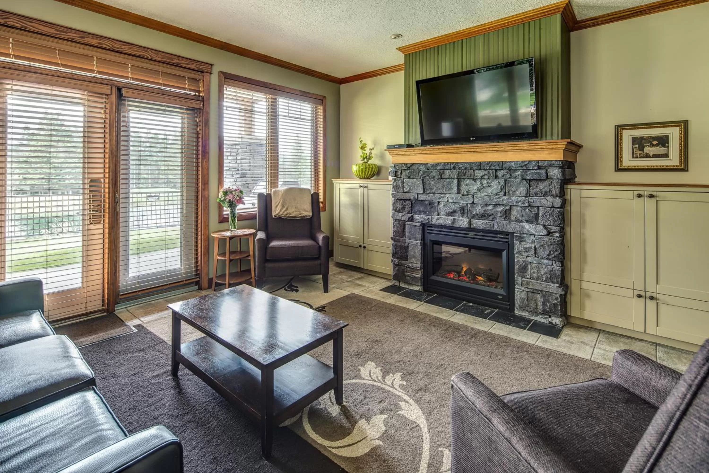 Two-Bedroom Suite in Bighorn Meadows Resort