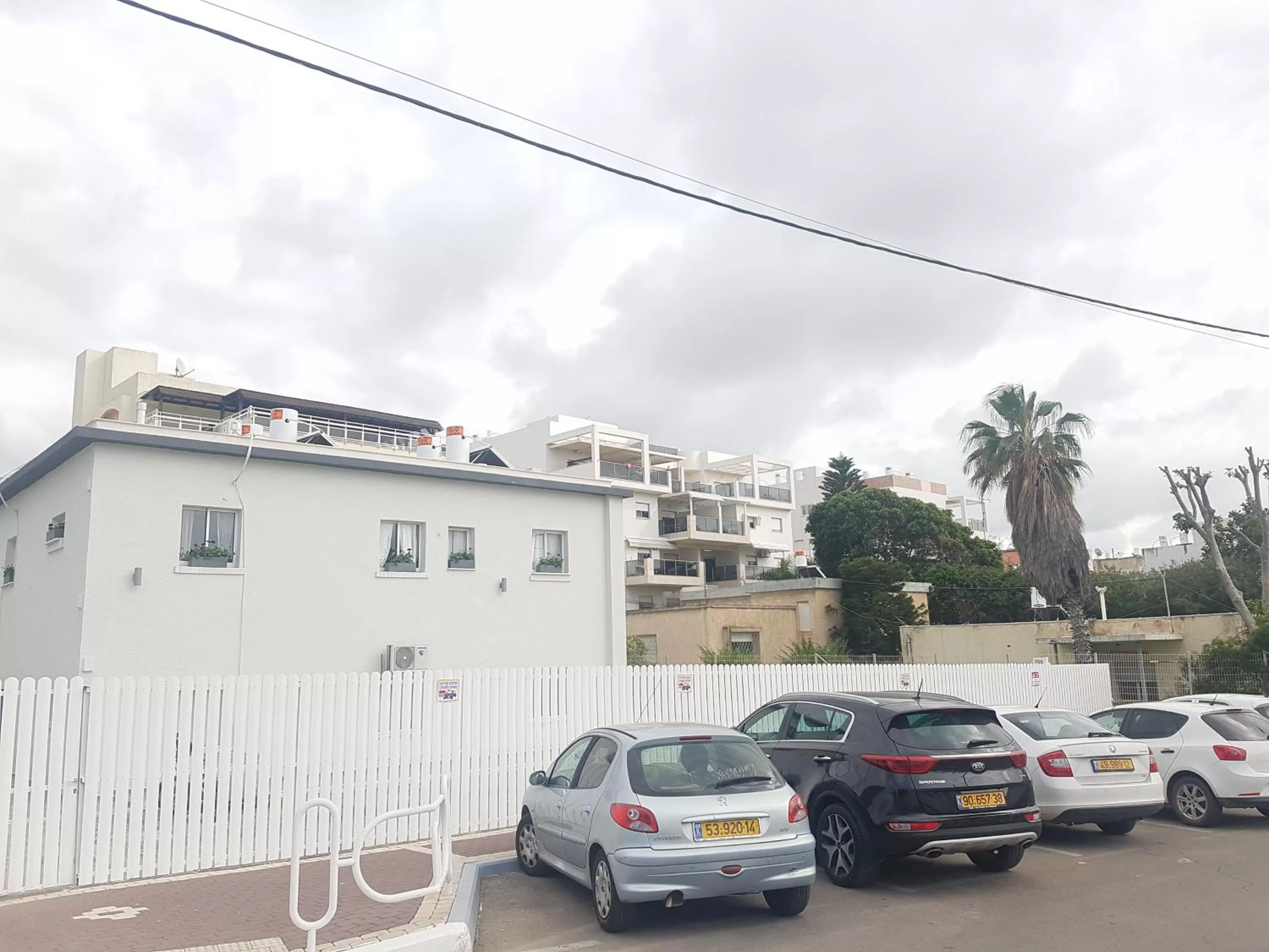 Facade/entrance in אבני החושן- Avnei Hoshen