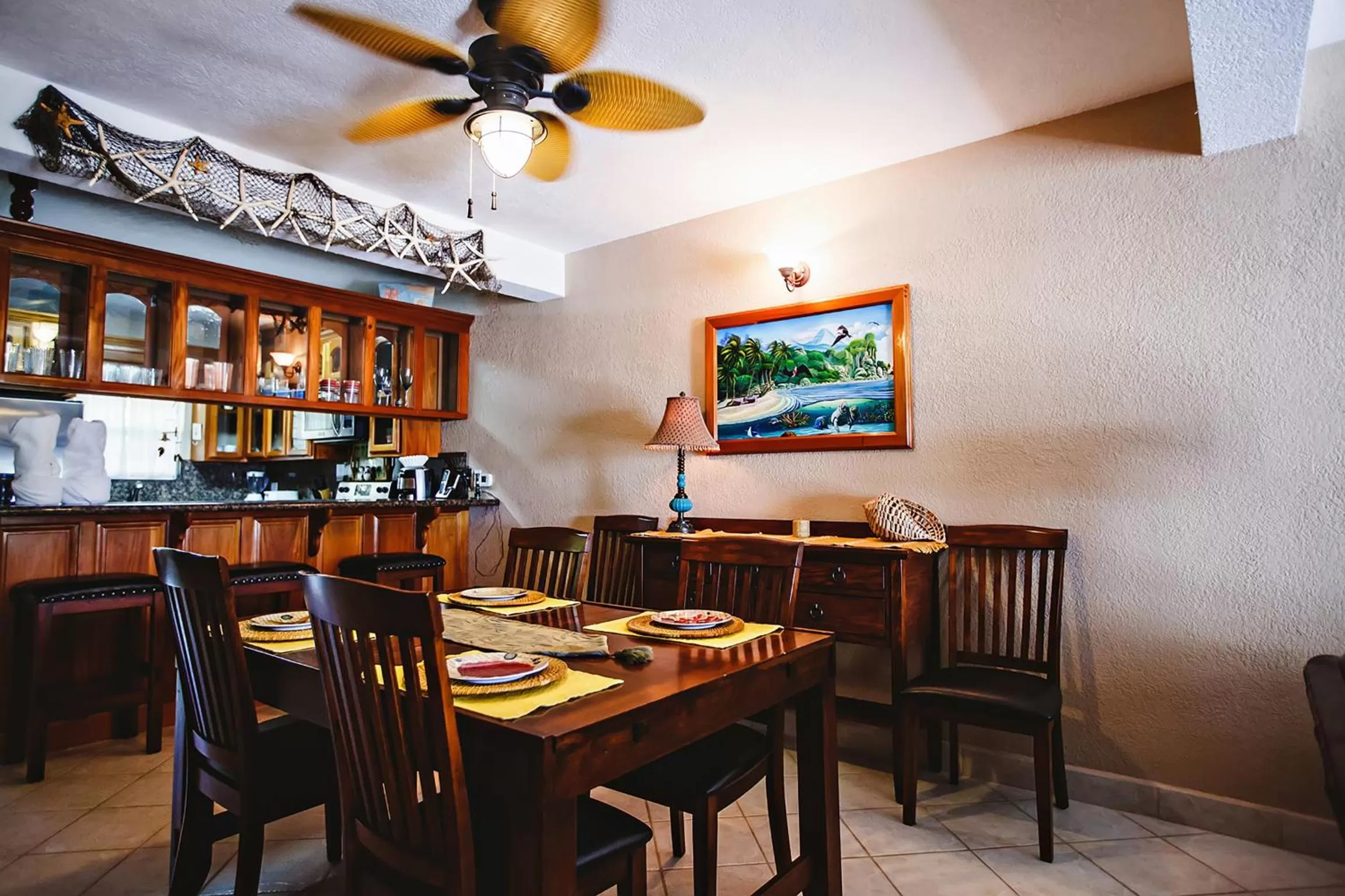 Dining area in Pelican Reef Villas Resort