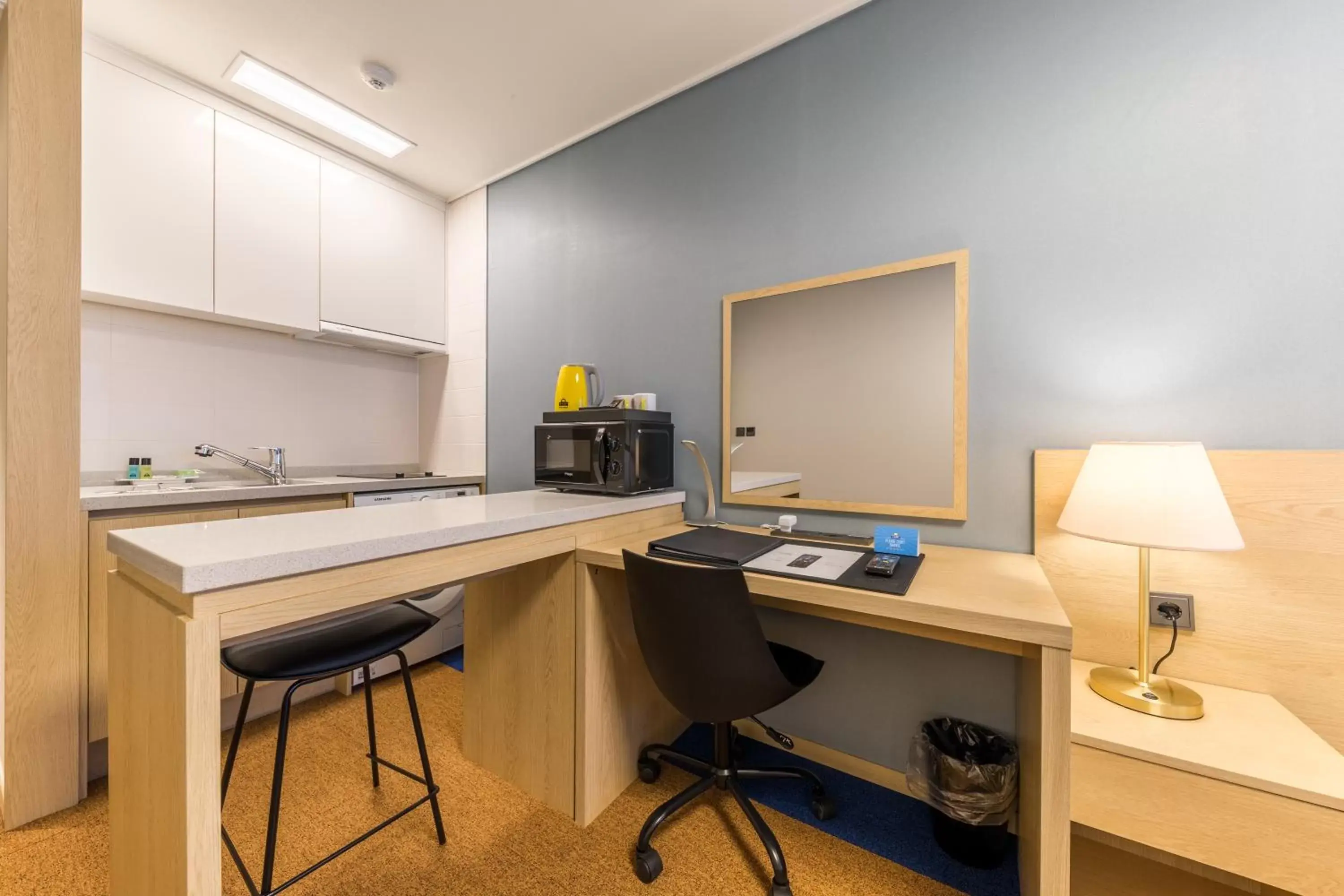 Deluxe Twin Room - Non Smoking in Days Hotel & Suites by Wyndham Incheon Airport Deluxe Twin Room - Non Smoking in Days Hotel & Suites by Wyndham Incheon Airport