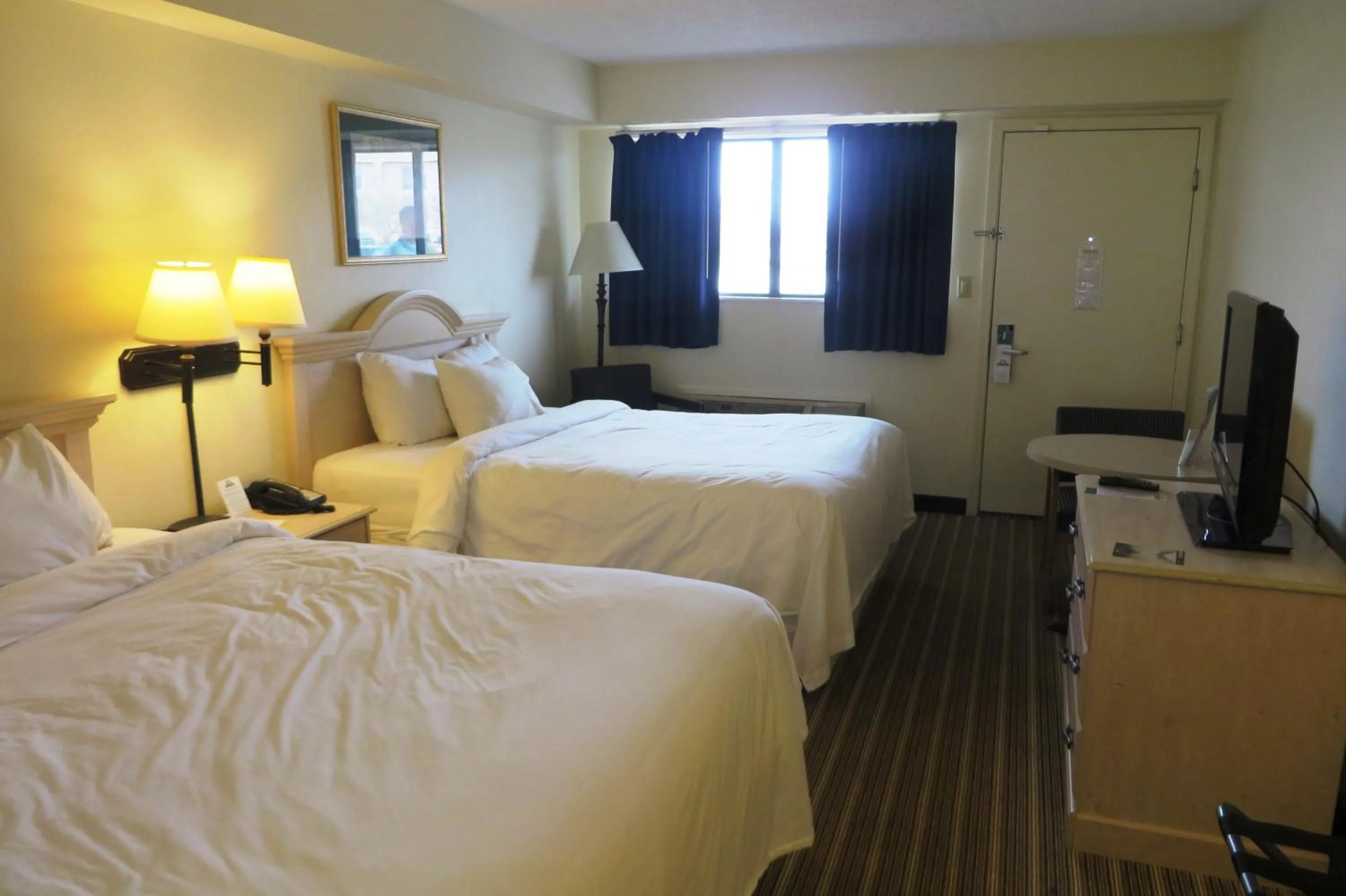 Bedroom, Bed in Days Inn by Wyndham Plainfield