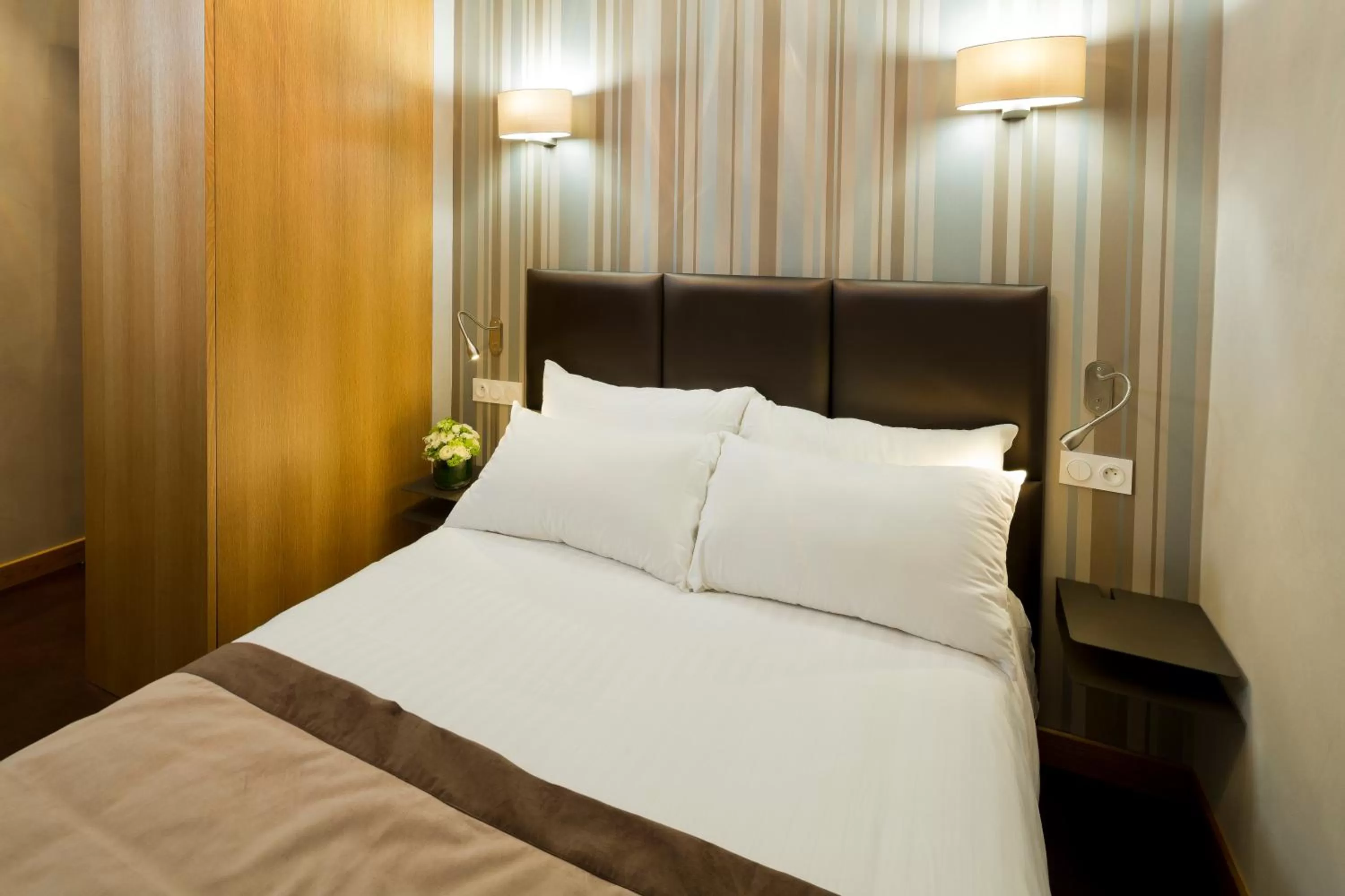 Comfort Double Room in Hôtel d'Orléans