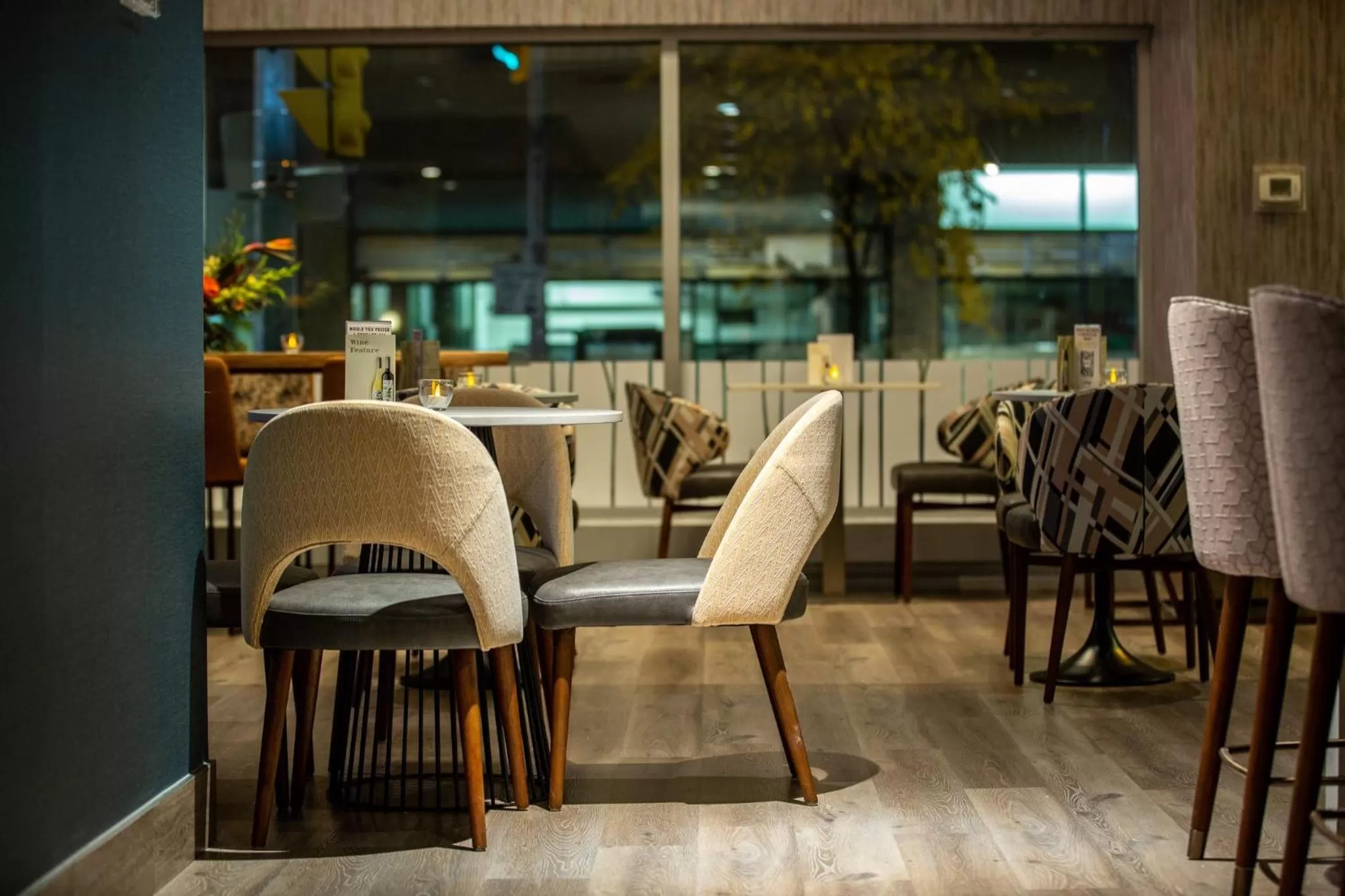 Restaurant/places to eat in Holiday Inn Toronto Downtown Centre by IHG