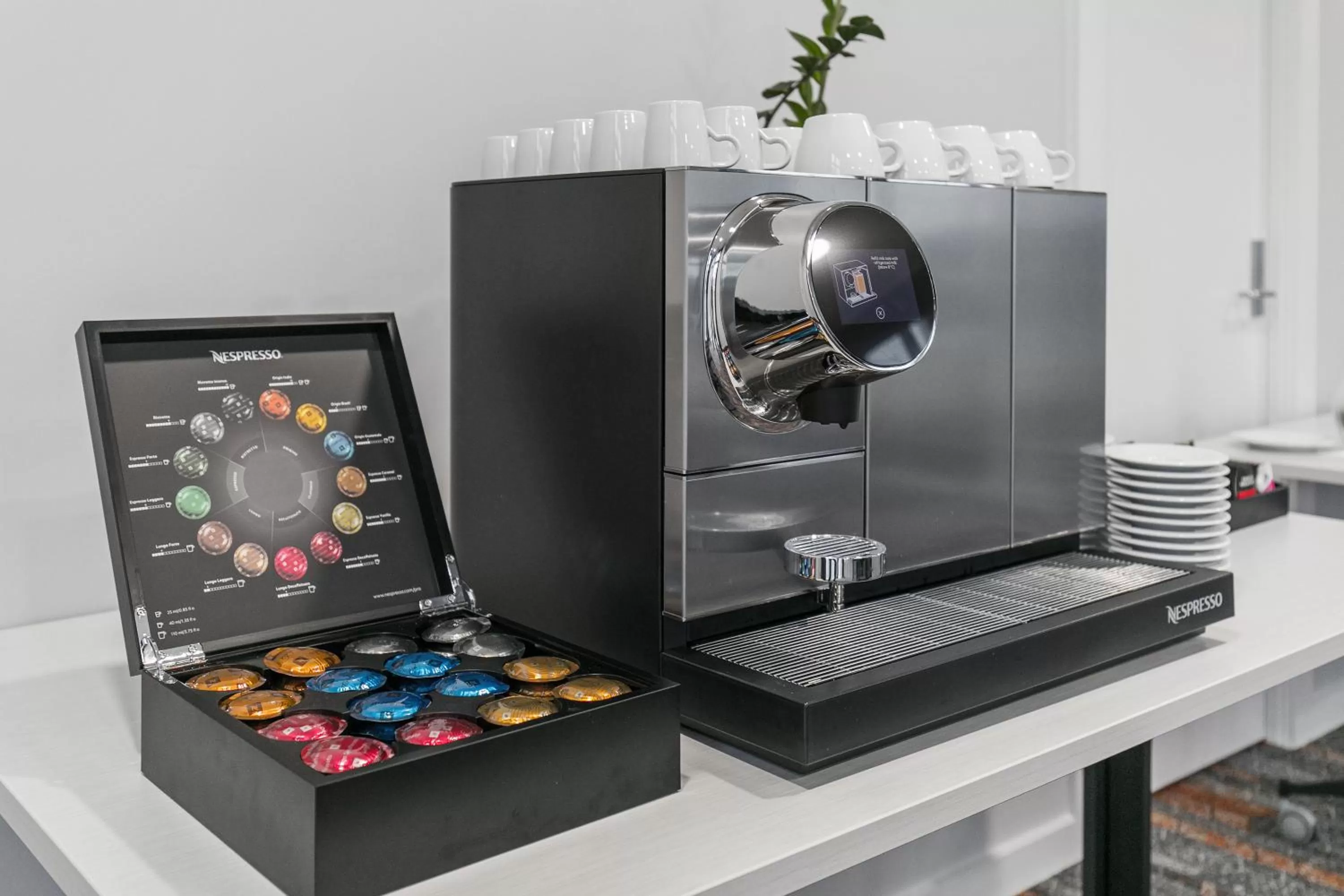 Coffee/tea facilities in Ramada by Wyndham Newmarket Auckland