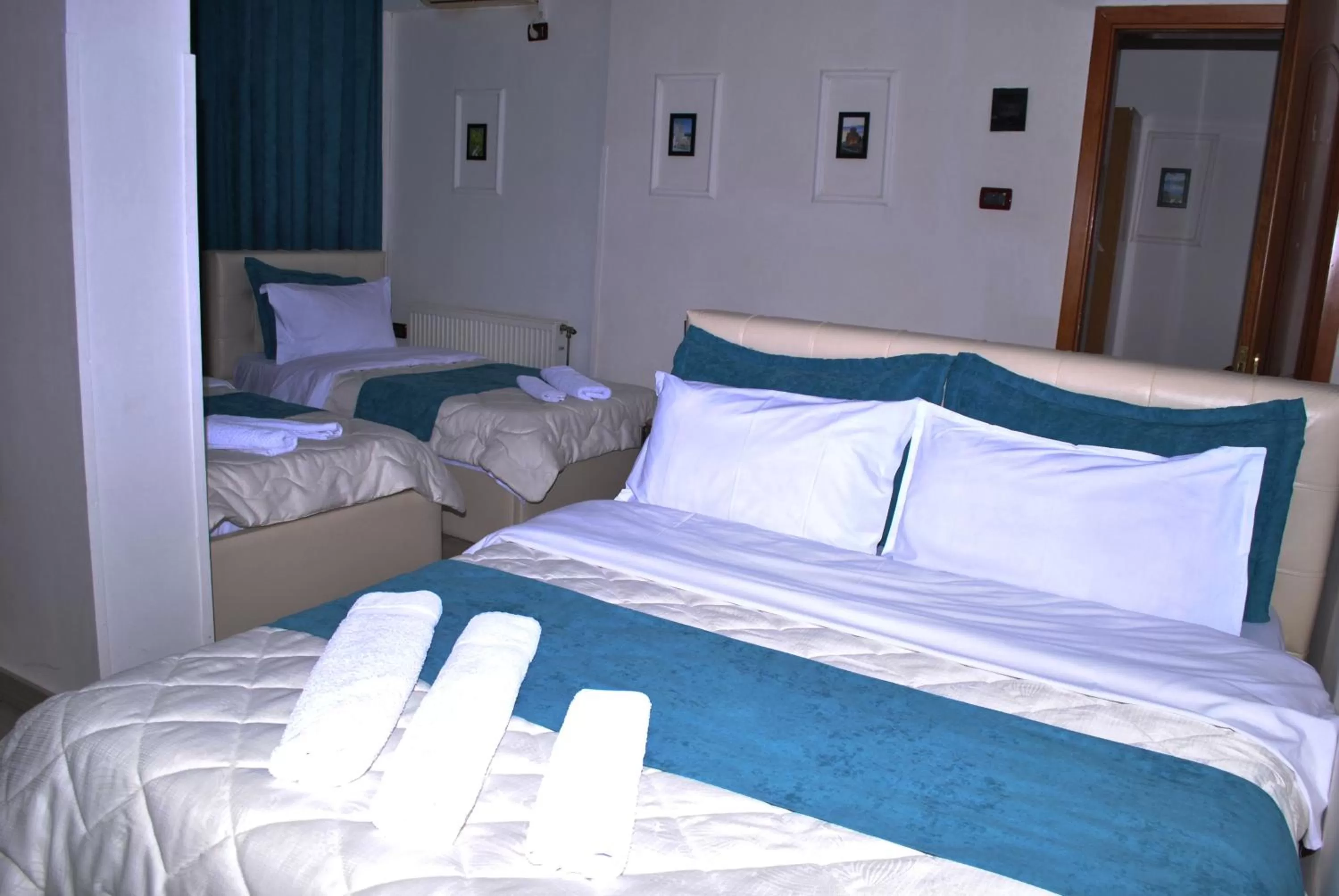 Photo of the whole room, Bed in Hotel The First