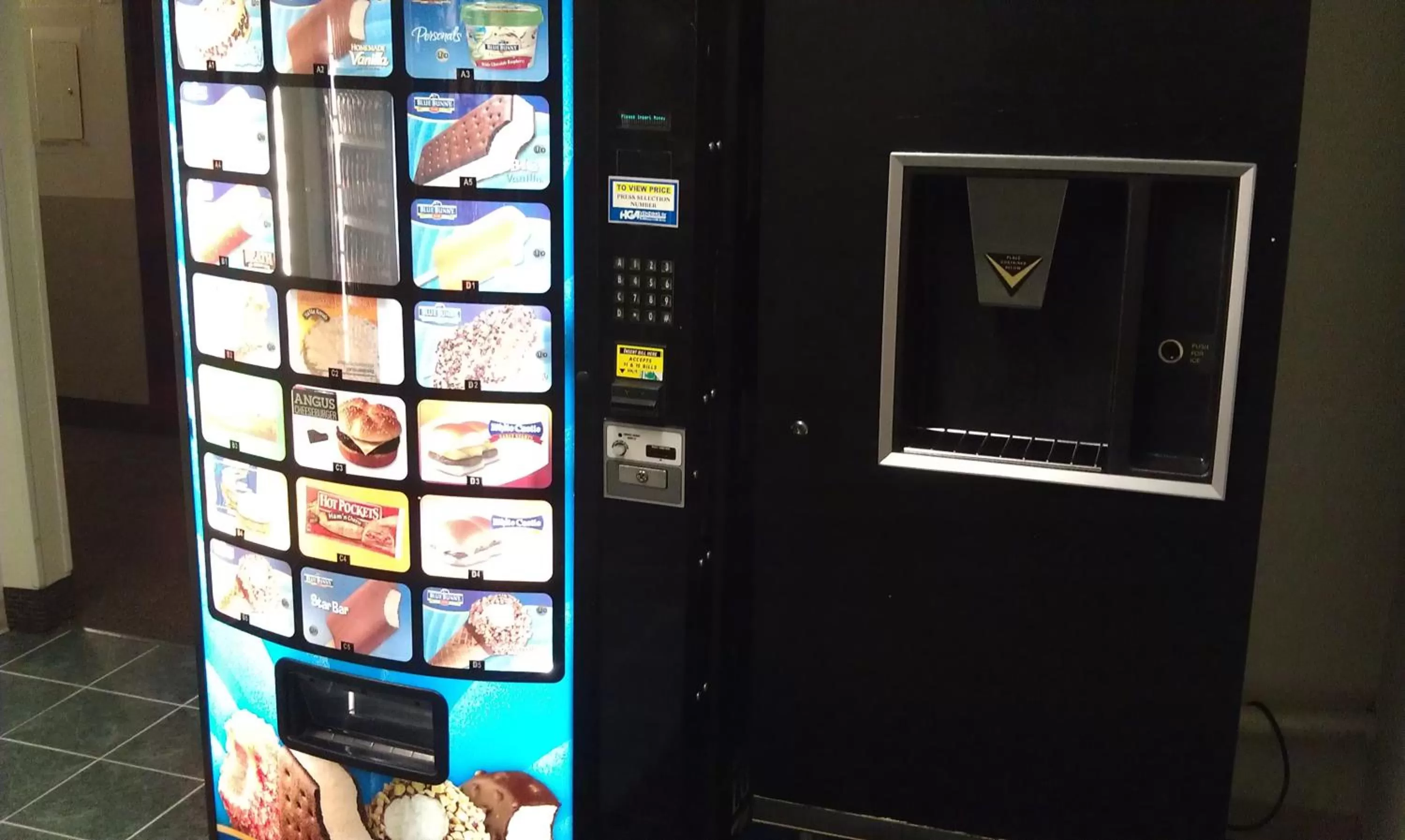 Food in Super 8 by Wyndham Newburgh/West Point Stewart Intl Airport