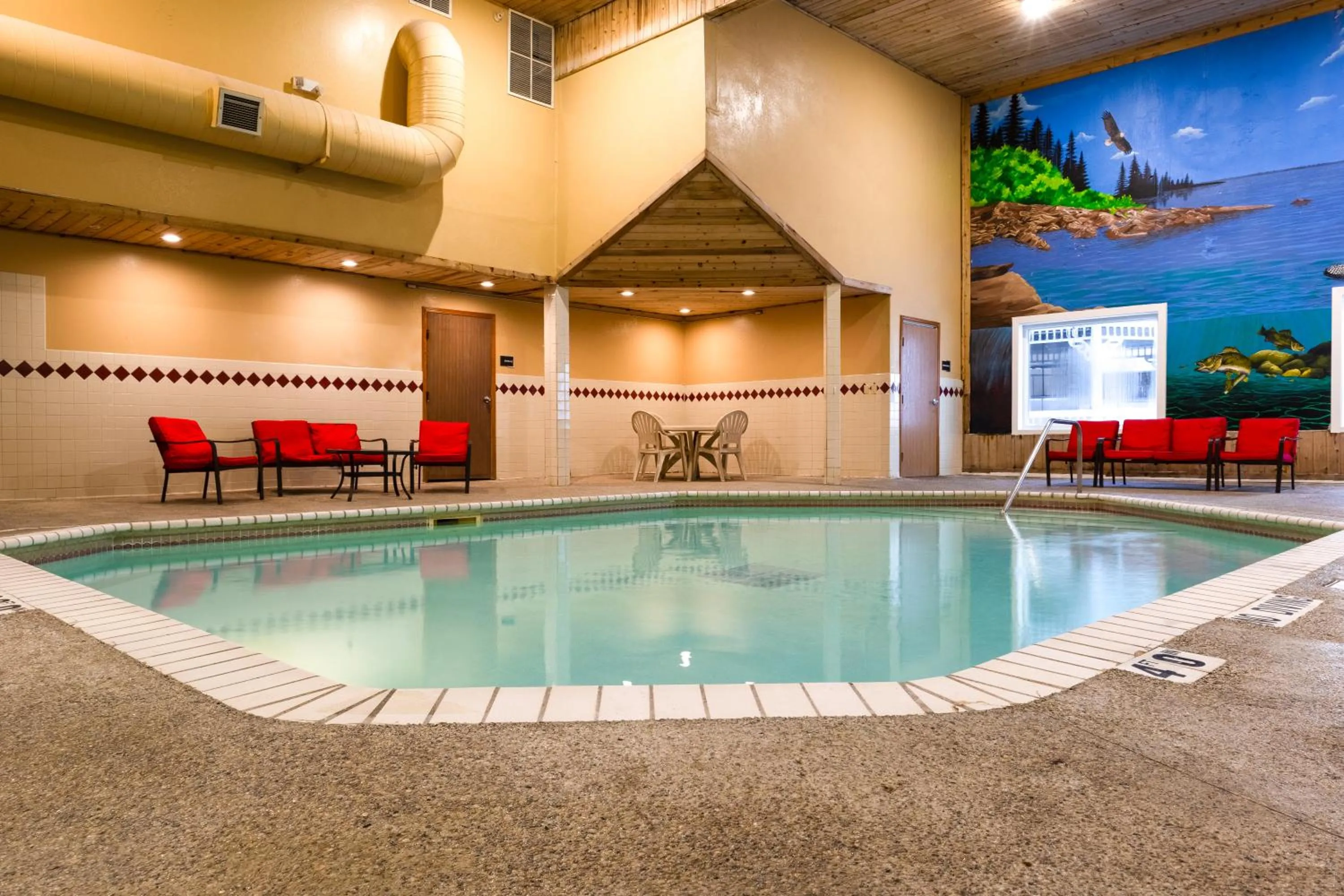 Swimming pool in Norland Inn & Suites Roseau