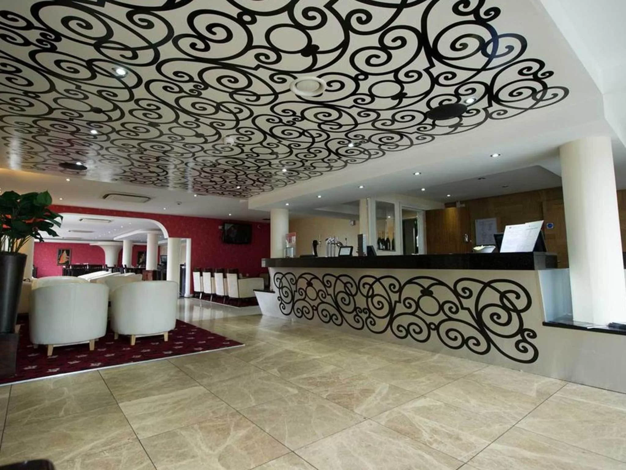 Lobby or reception in Ramada Birmingham Oldbury M5 J2