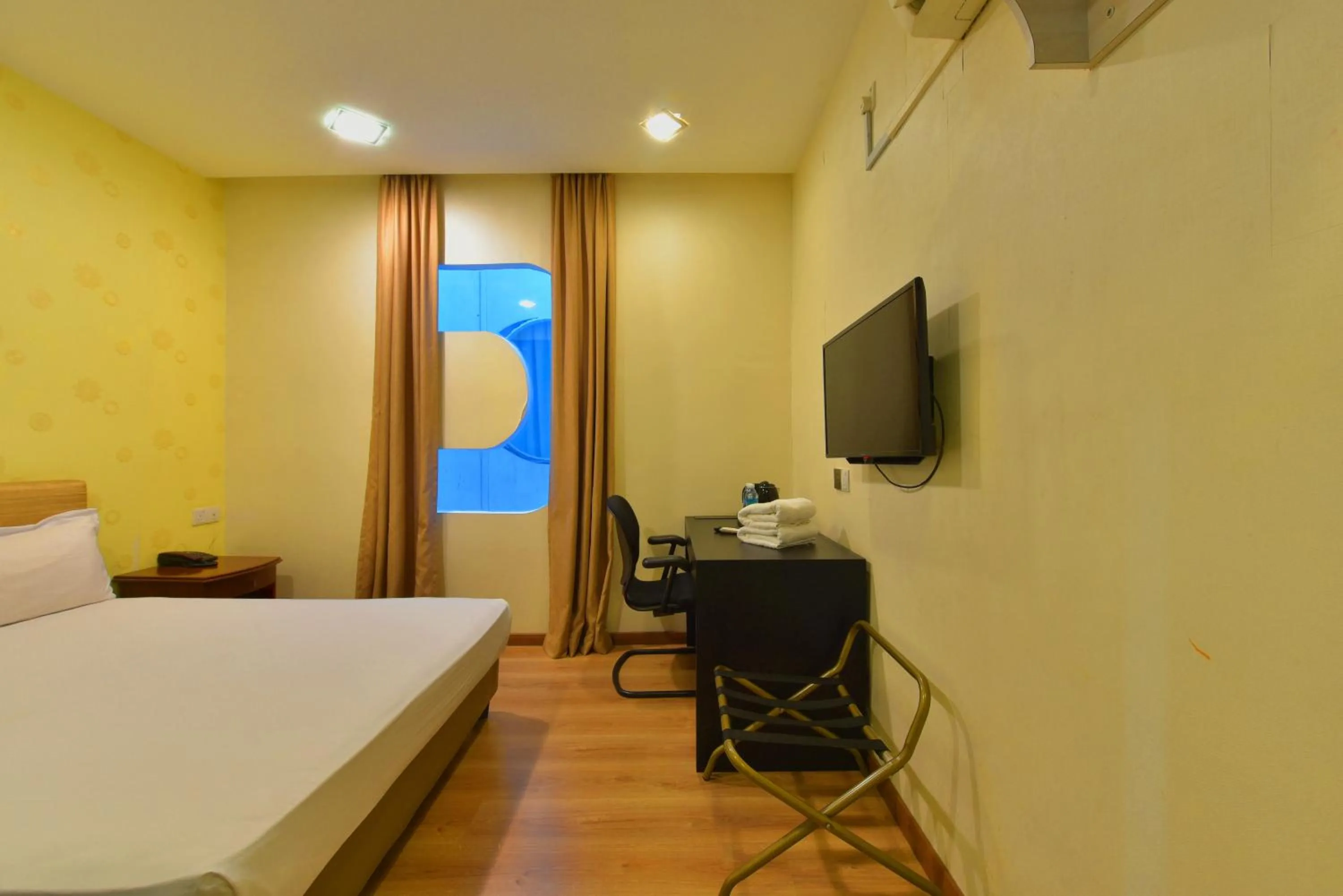 Bedroom, Bed in Townhouse OAK Hotel Holmes Johor Jaya