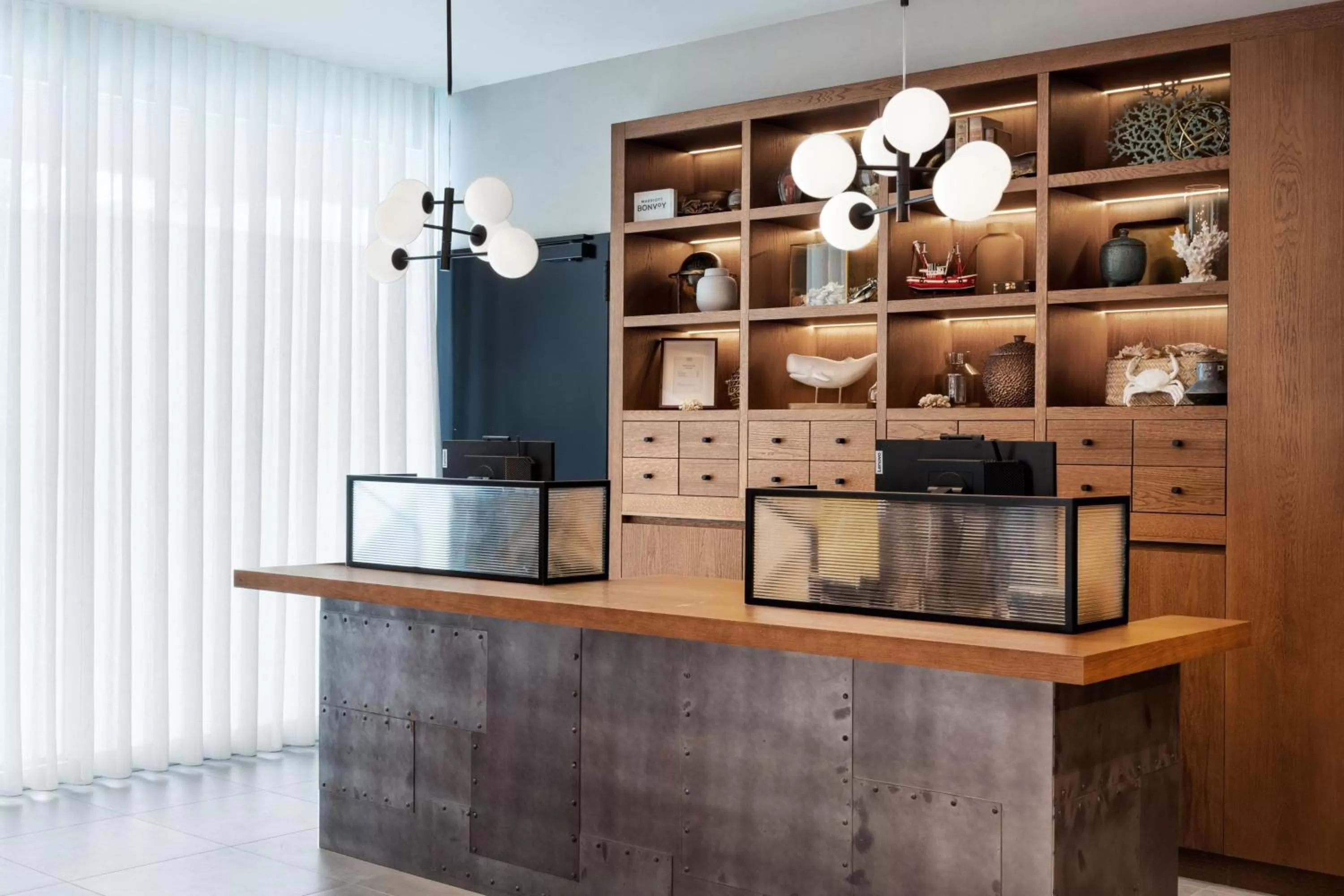 Lobby or reception in Four Points by Sheraton Matosinhos