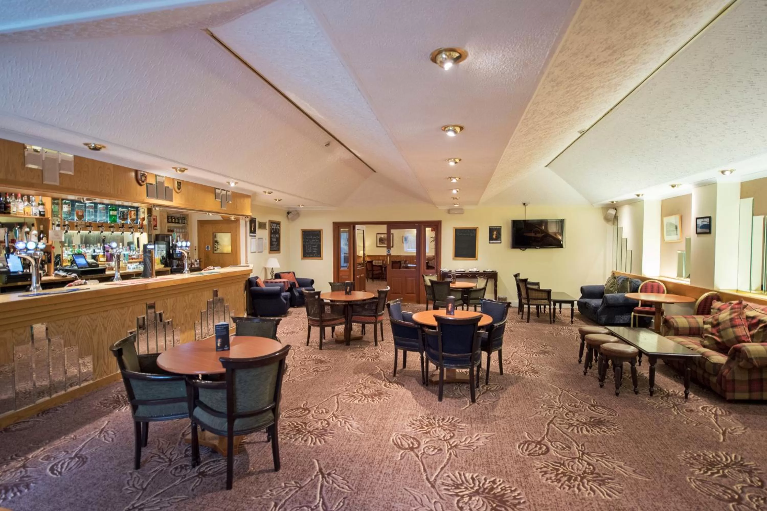 Lounge or bar in Ben Nevis Hotel & Leisure Club