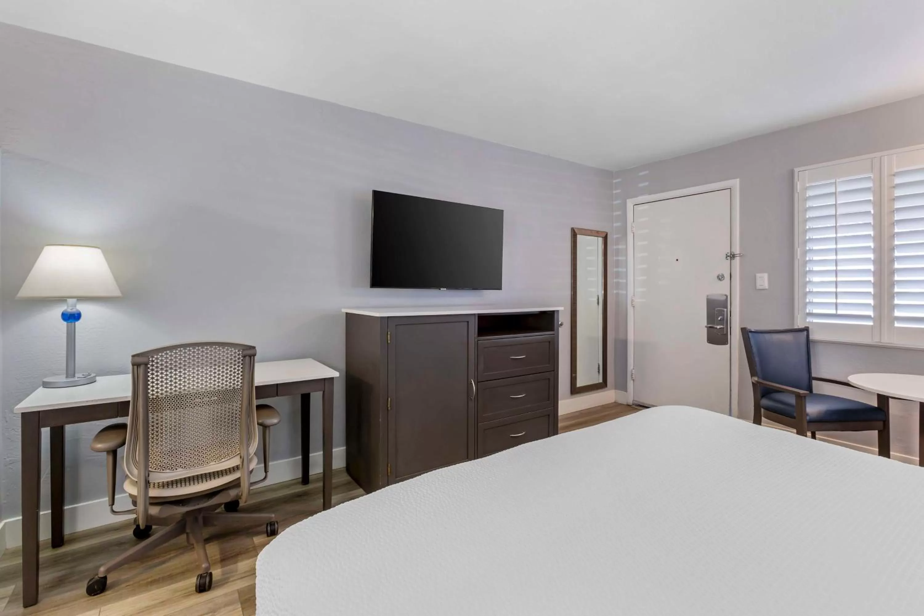 Bedroom, Bed in Best Western Space Age Lodge