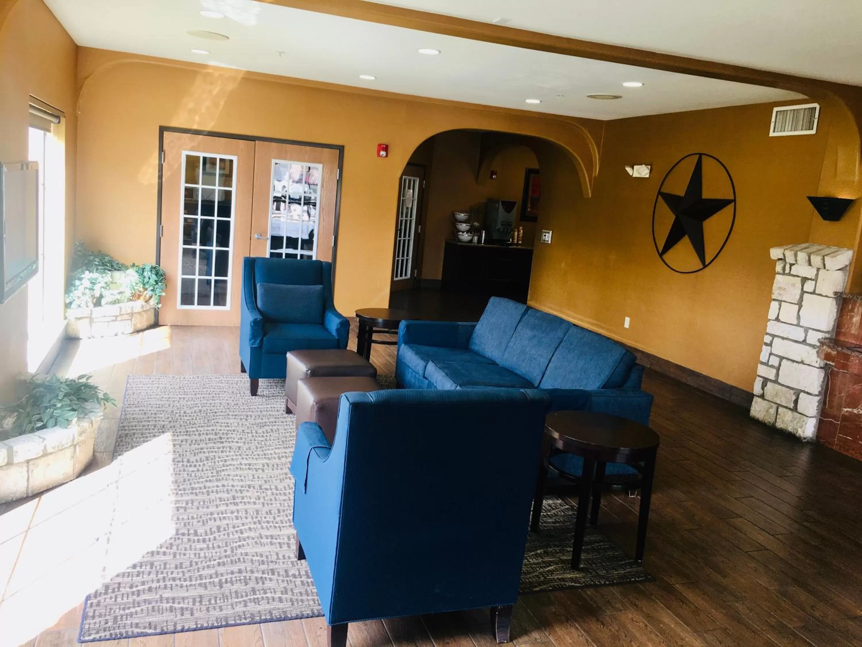 Lobby or reception in Comfort Suites Near Seaworld