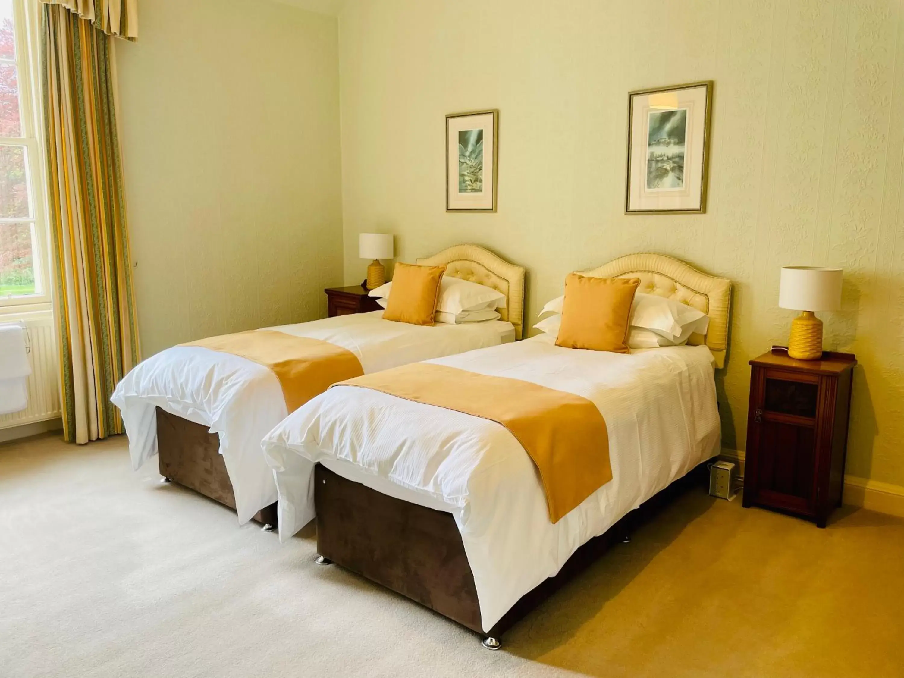 Twin Room with Garden View in West Plean House Twin Room with Garden View in West Plean House